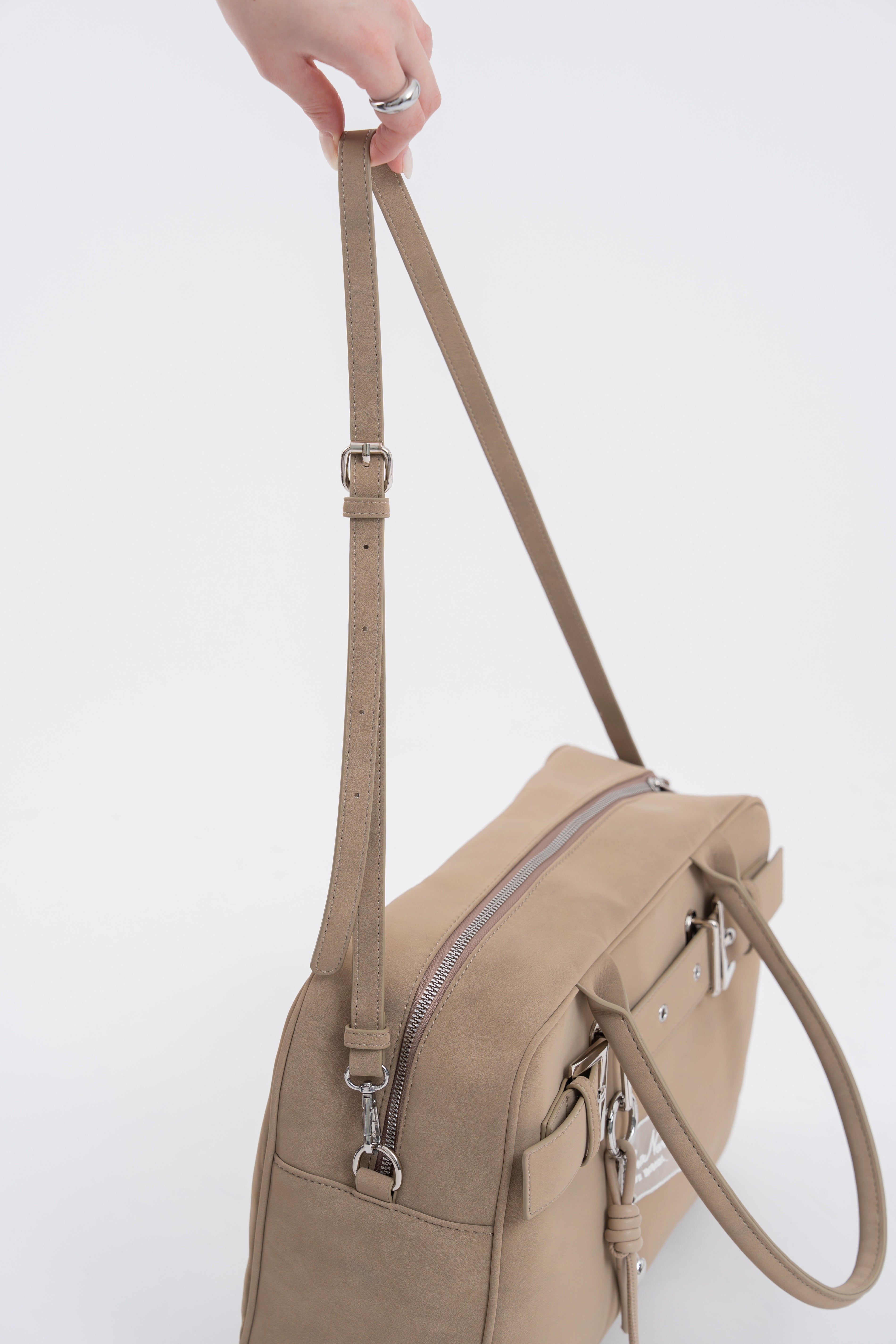 A4スウェードライクベルトボストンバッグ