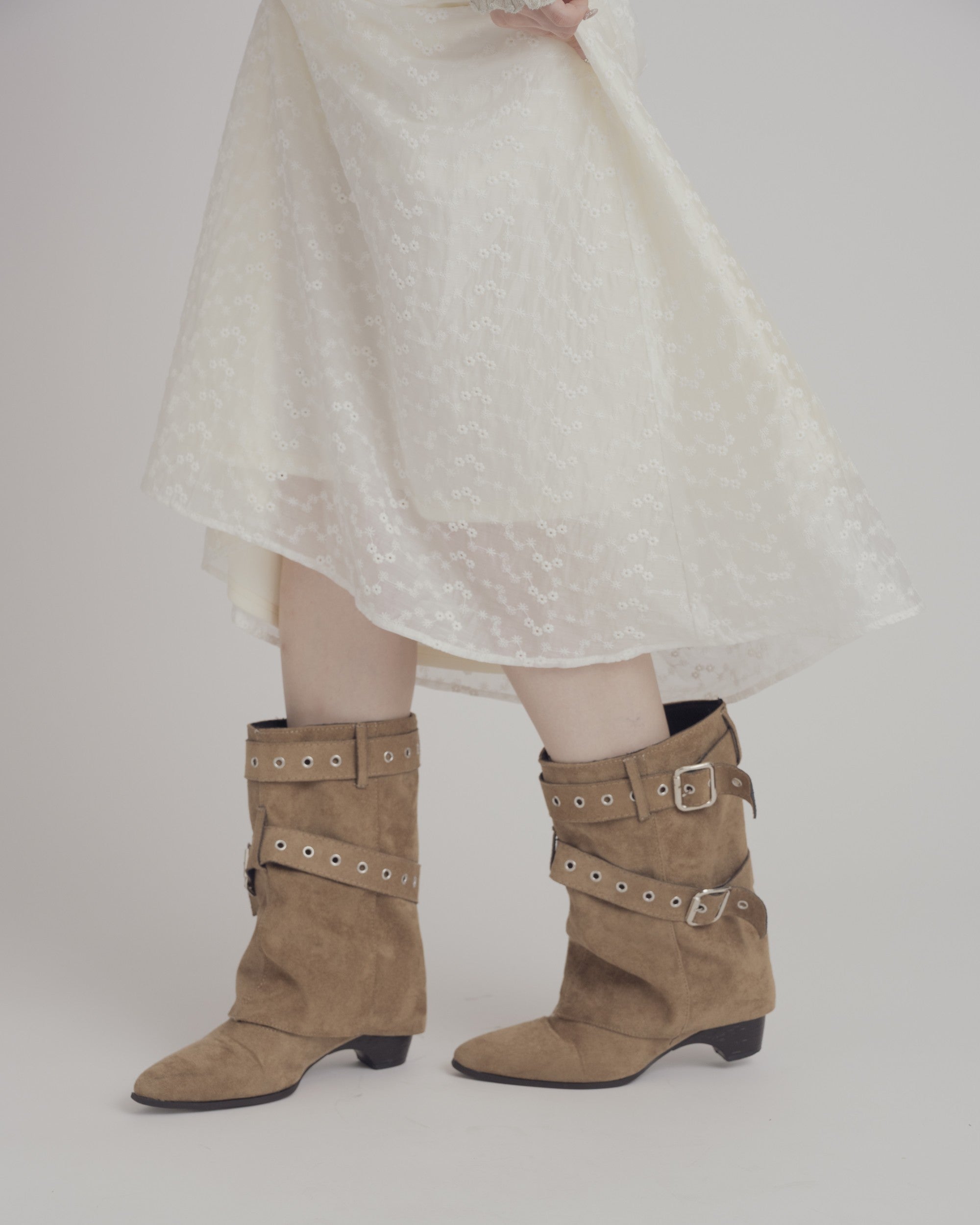 ベルトショートブーツ