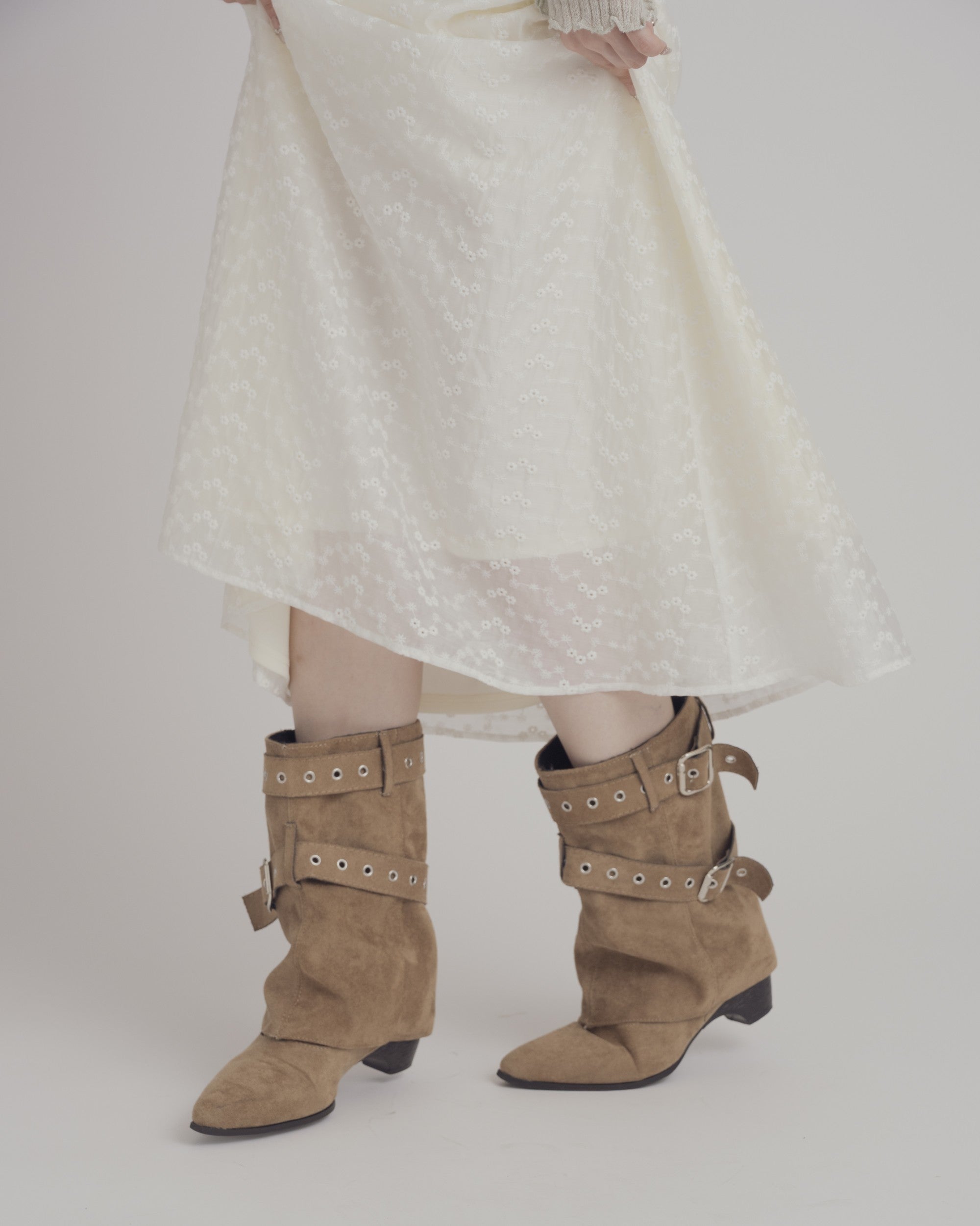 ベルトショートブーツ