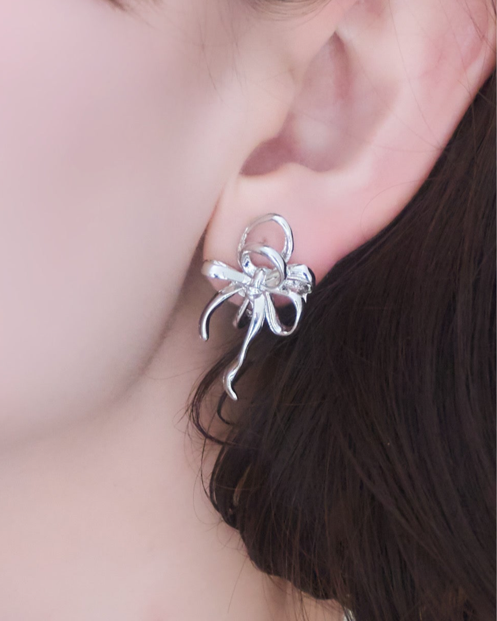 ニュアンスリボンピアス