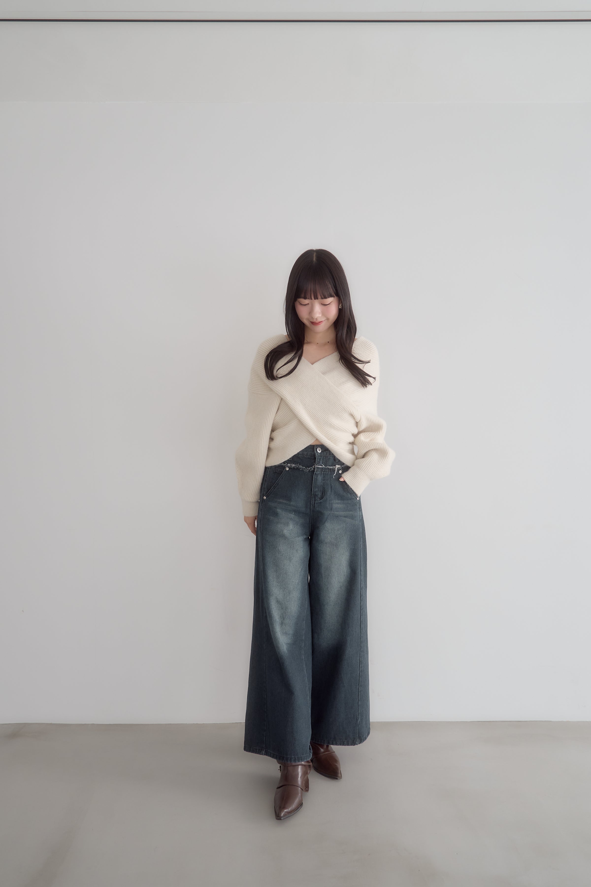 邊緣牛仔布褲