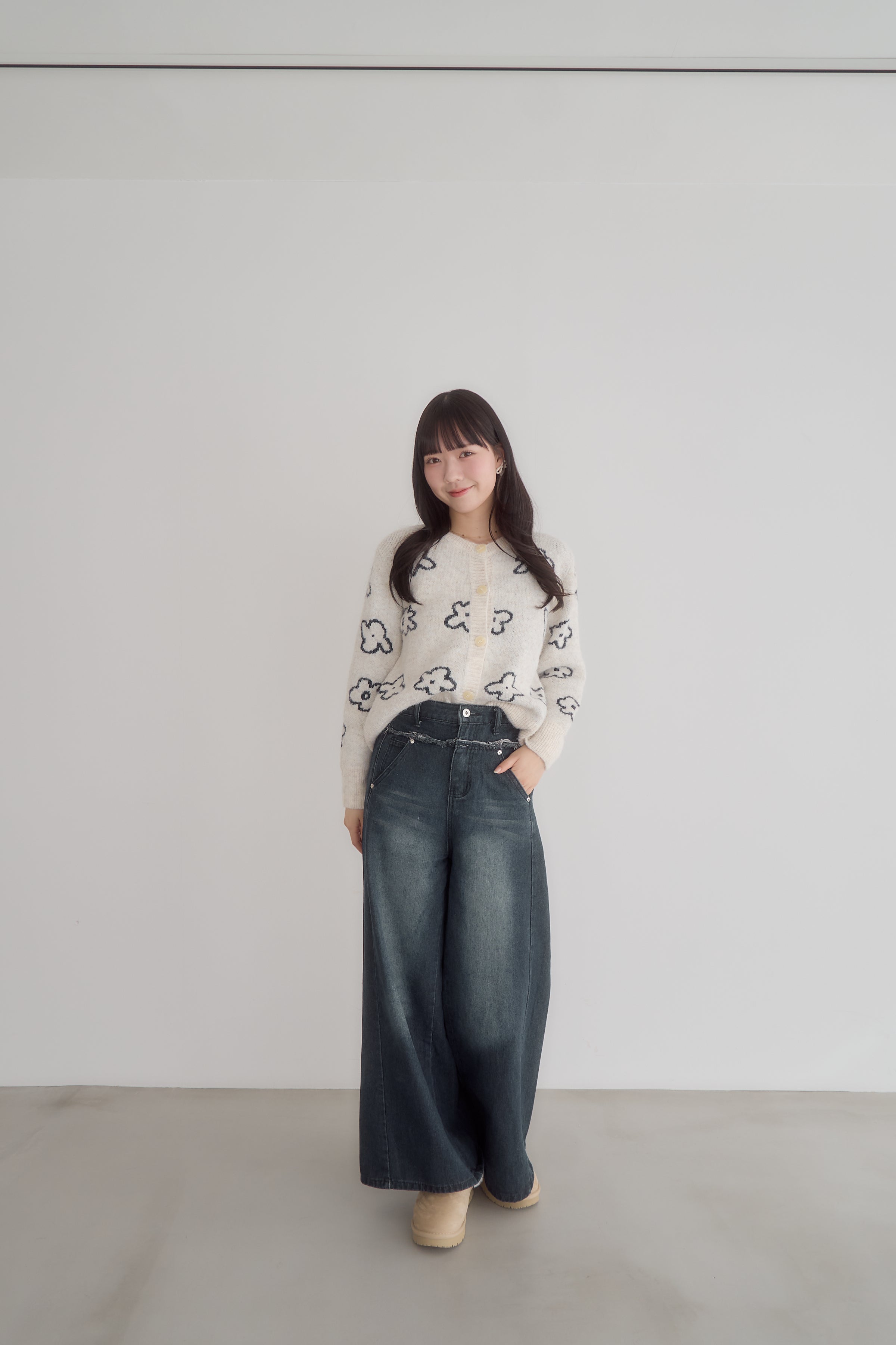 邊緣牛仔布褲