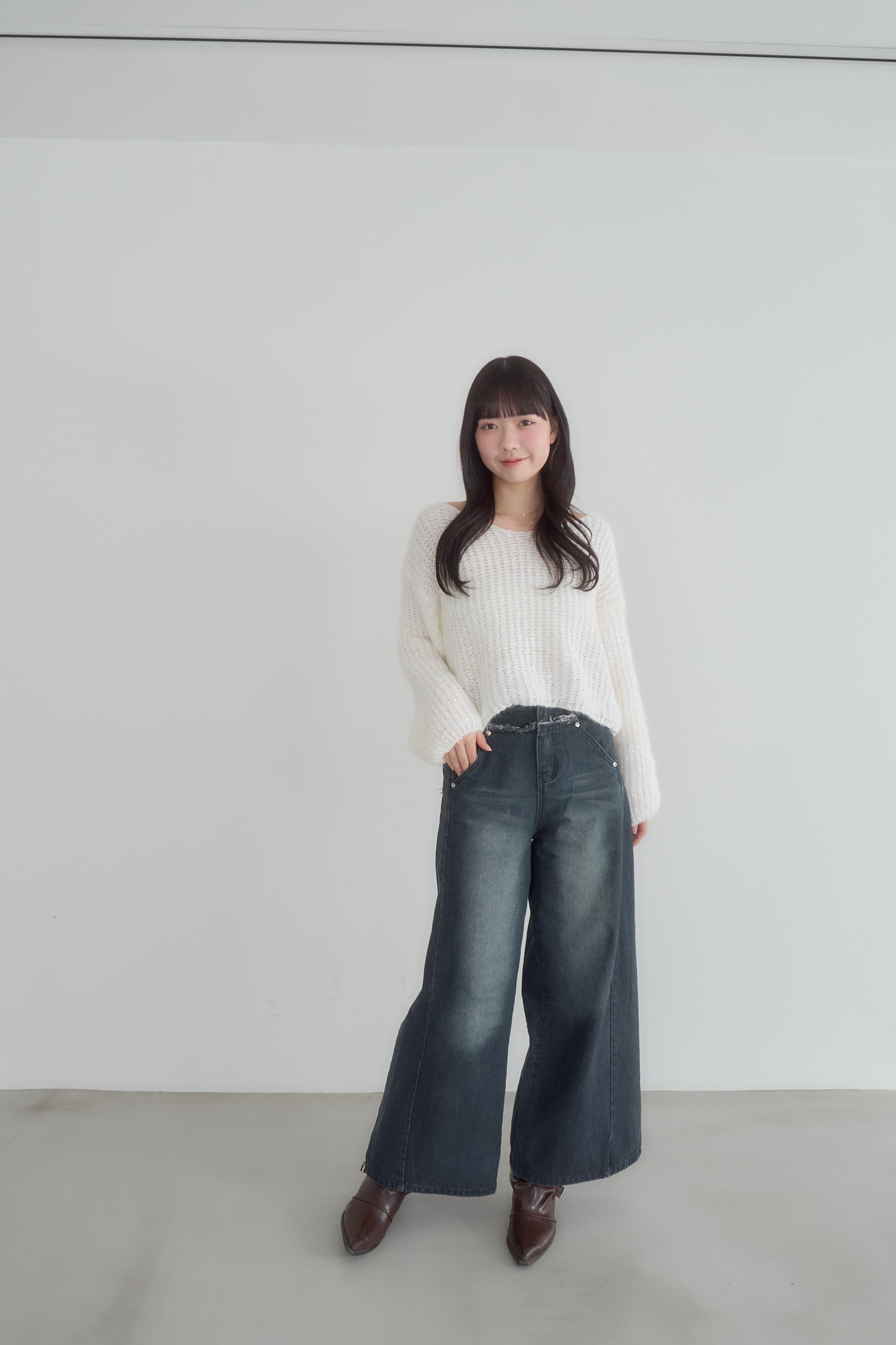 邊緣牛仔布褲