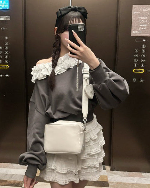 オフショルフリルスウェット