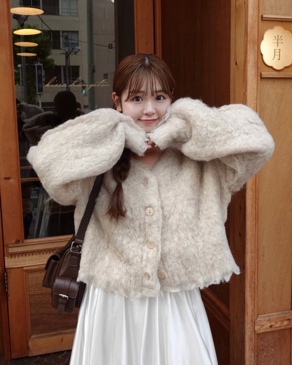 蓬松的针织开衫