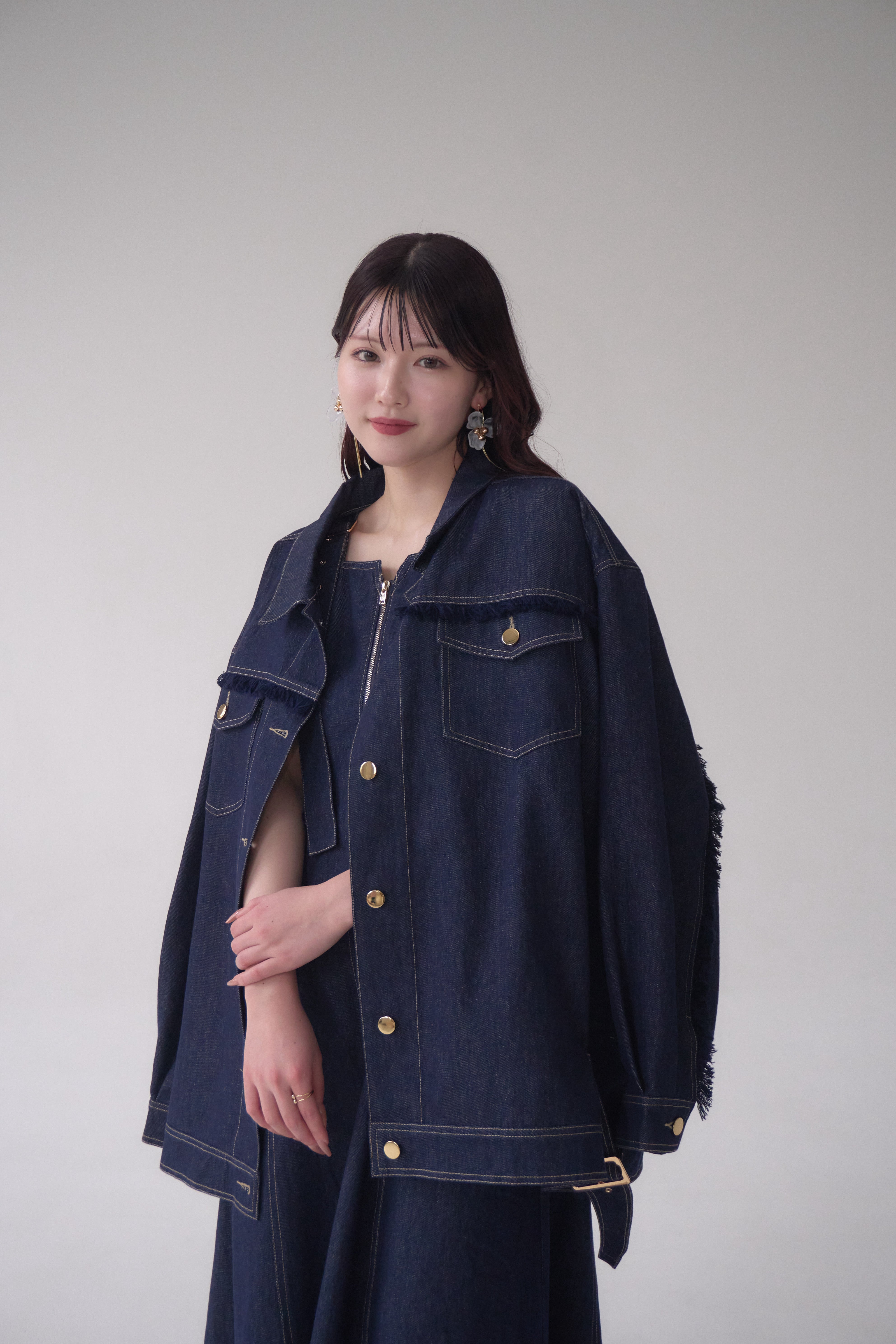乳白色花耳環