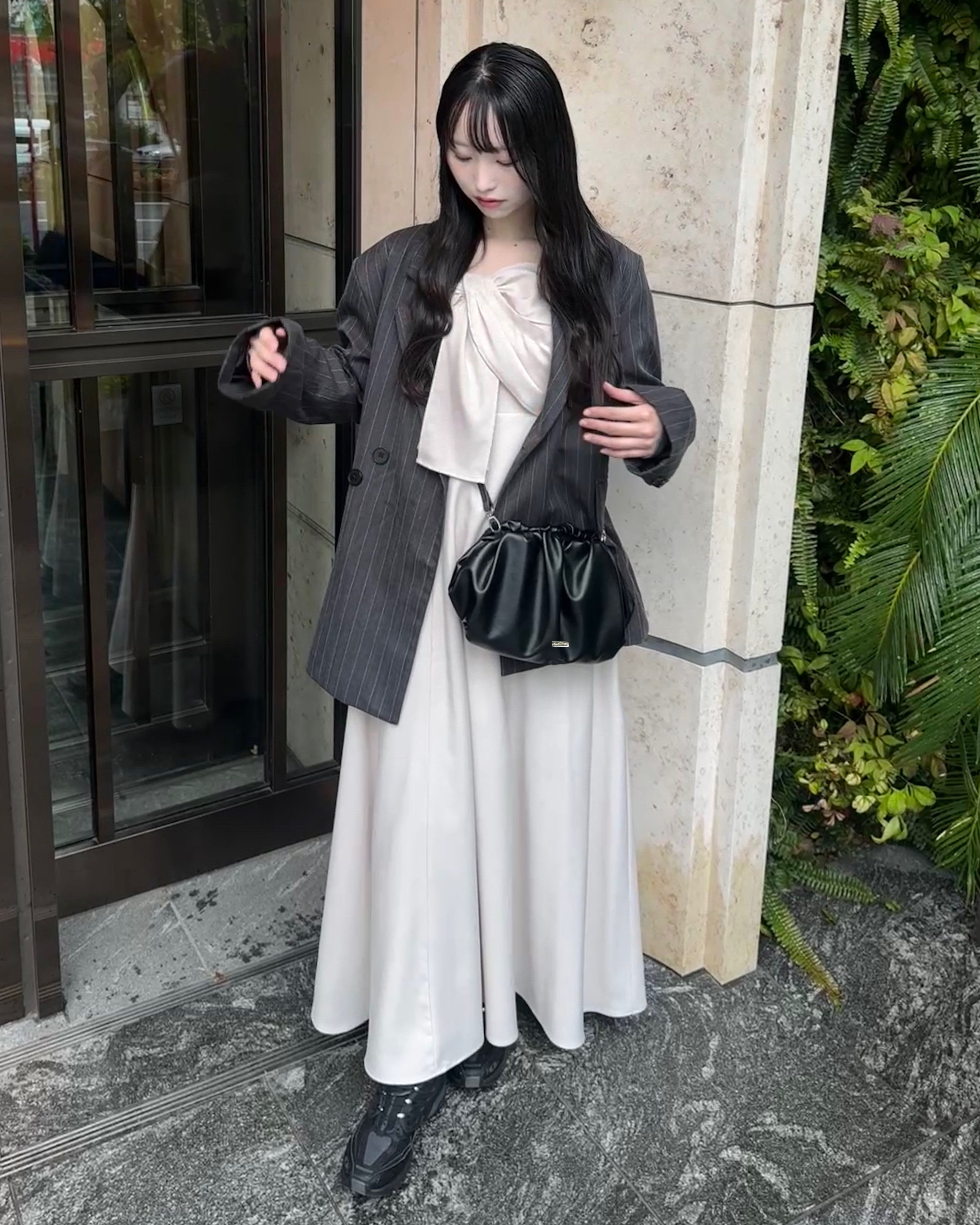 色帶設計連衣裙