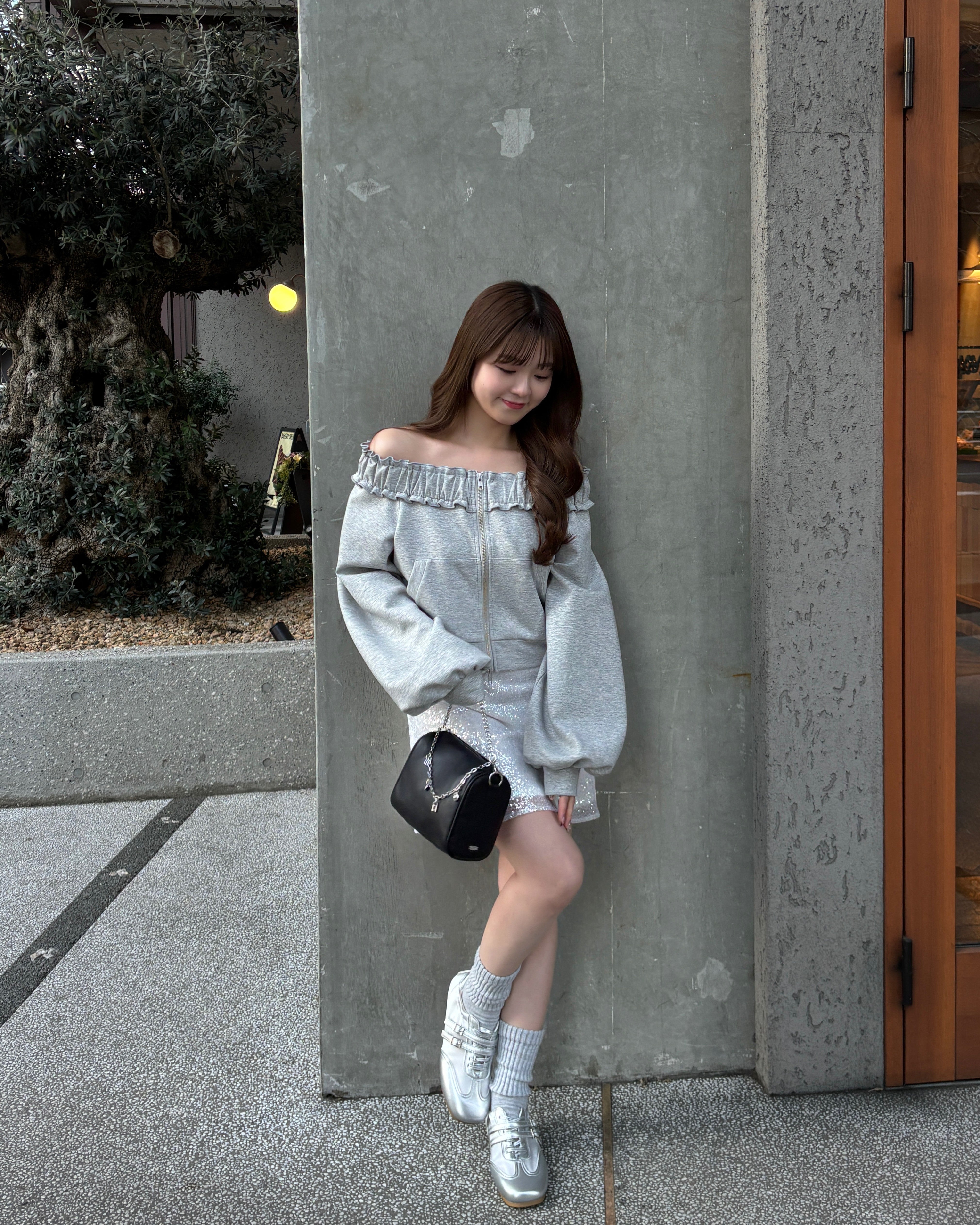 ダブルジップオフショルフリルスウェット