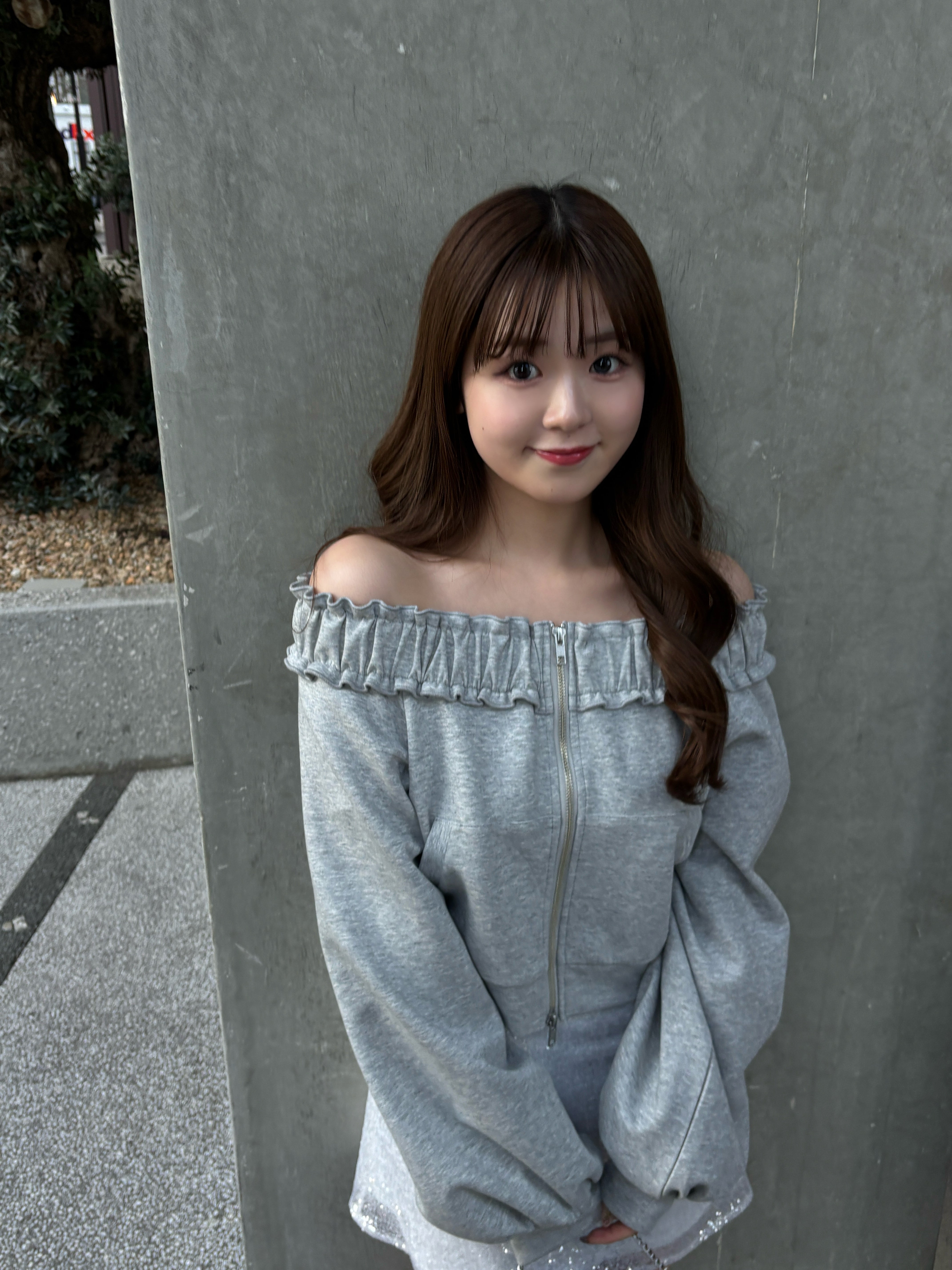 ダブルジップオフショルフリルスウェット