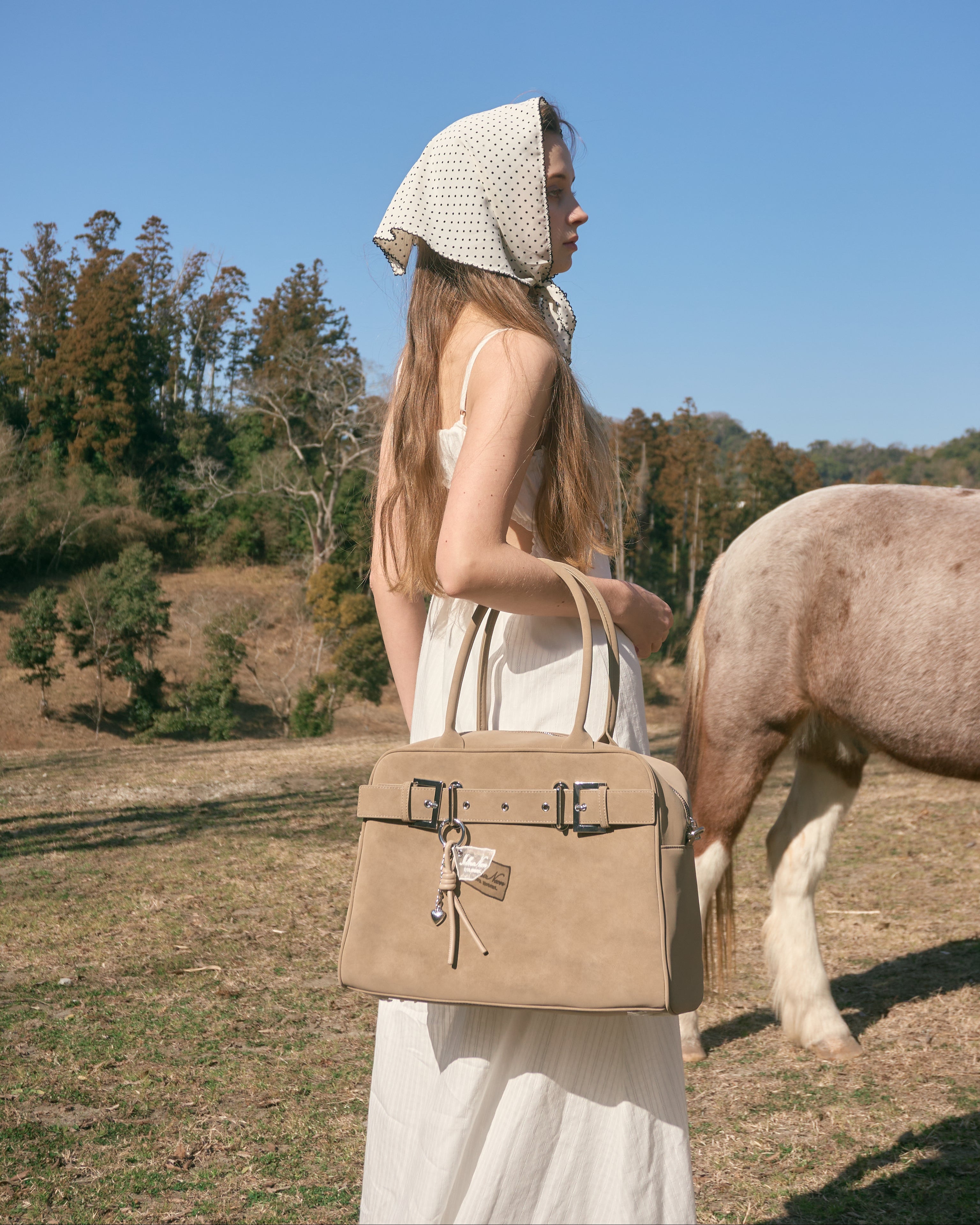 A4スウェードライクベルトボストンバッグ