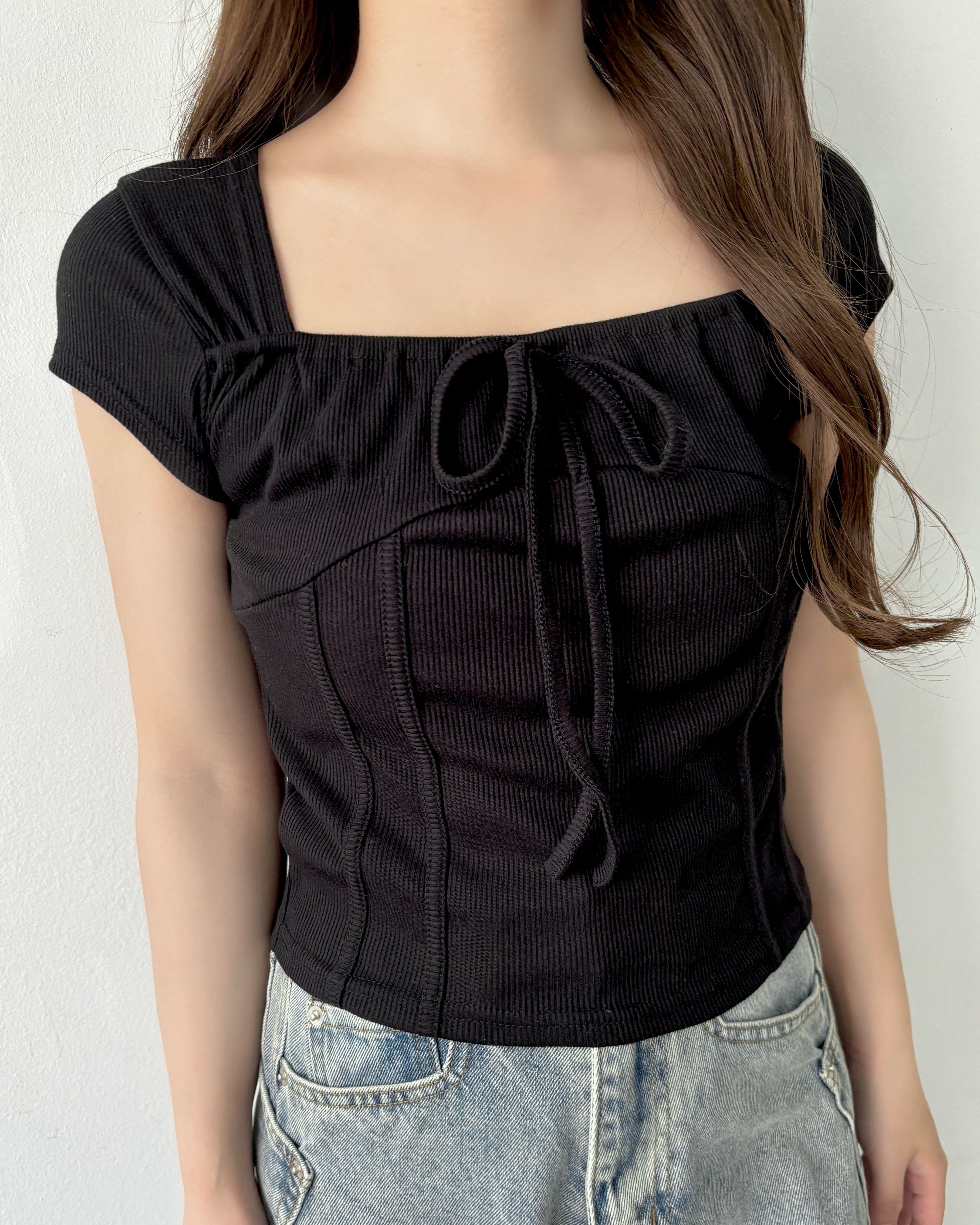 One-tone rib design tops