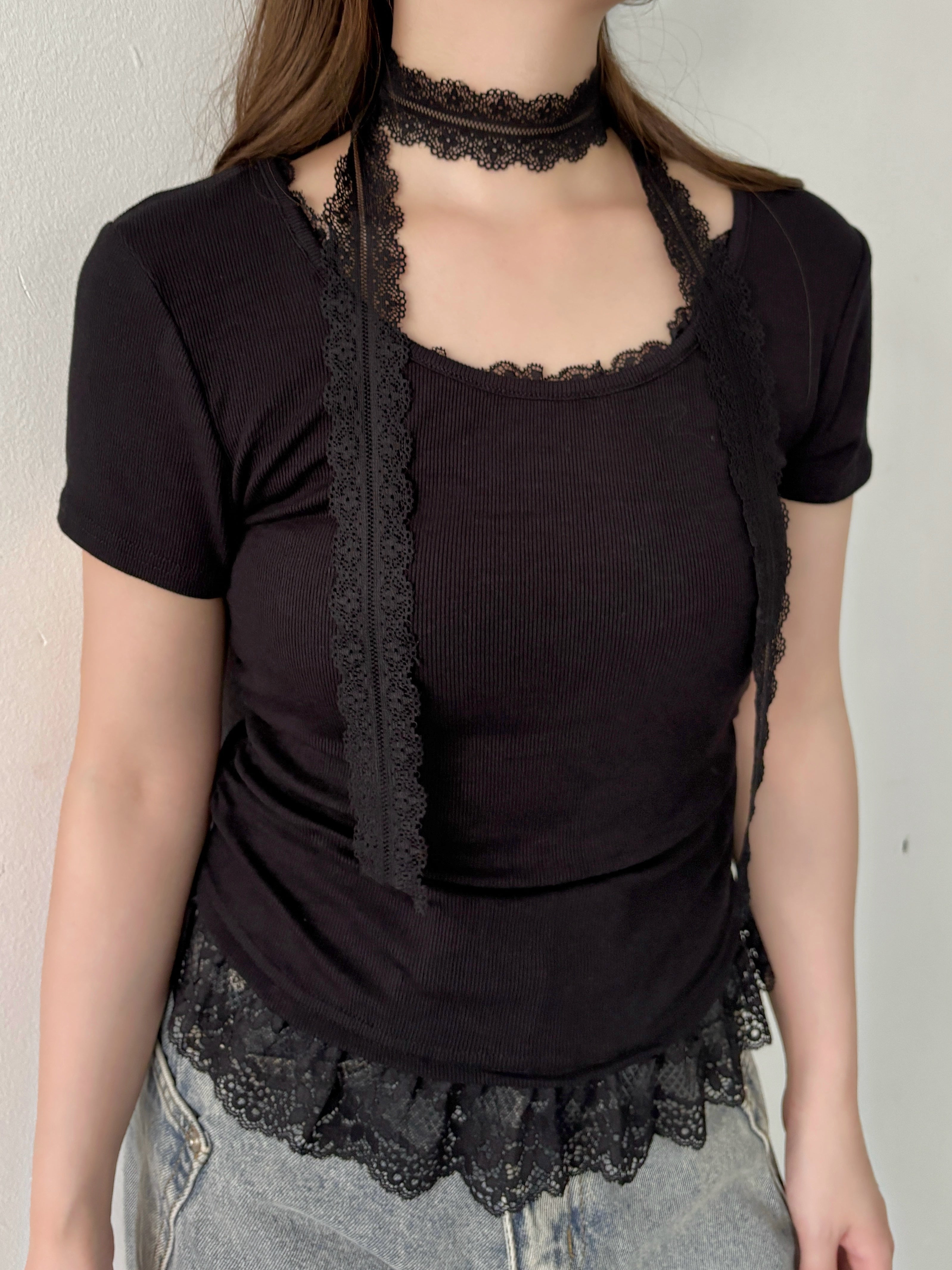 Lace docking T-shirt with tie