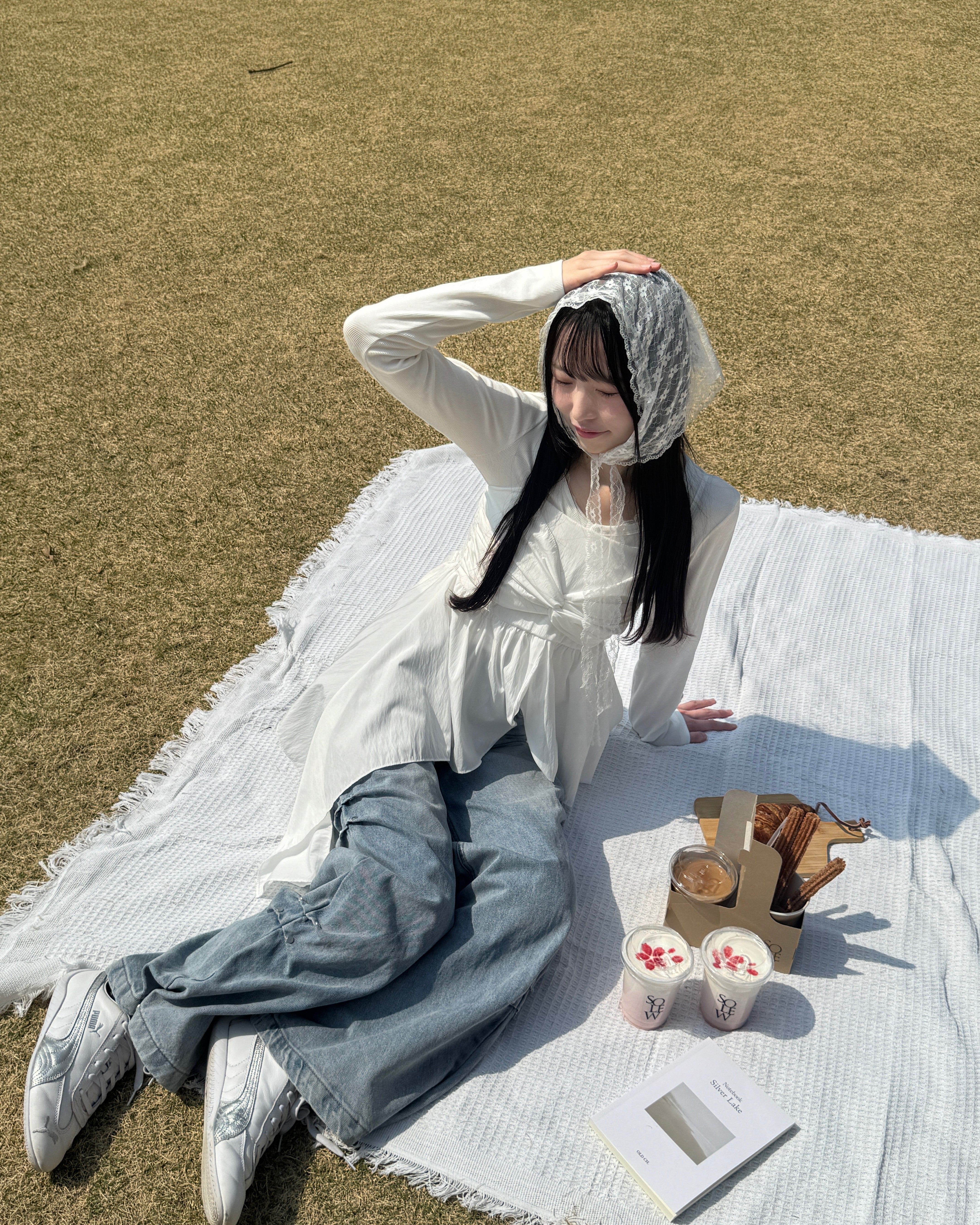ライトブルー