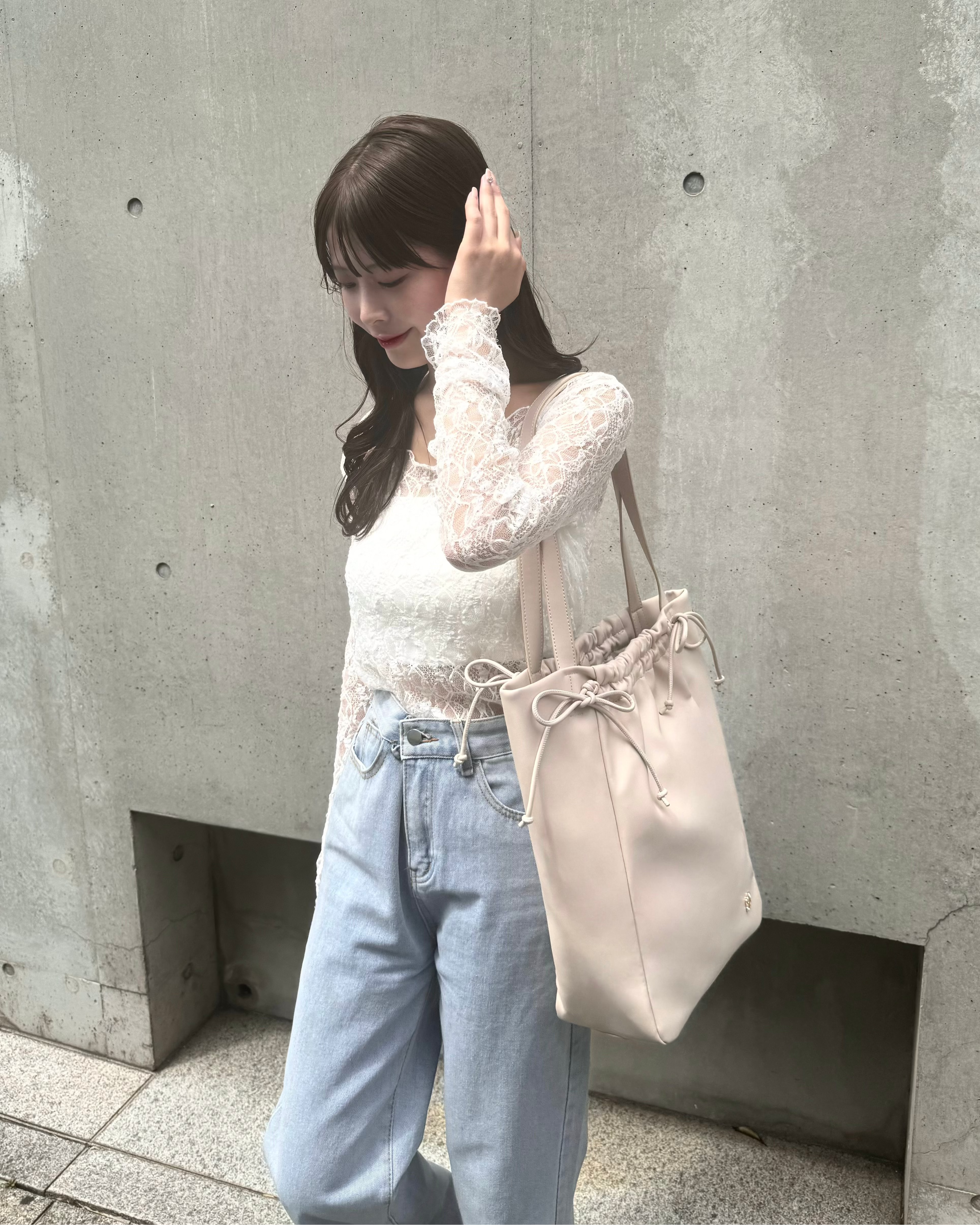 ベージュ