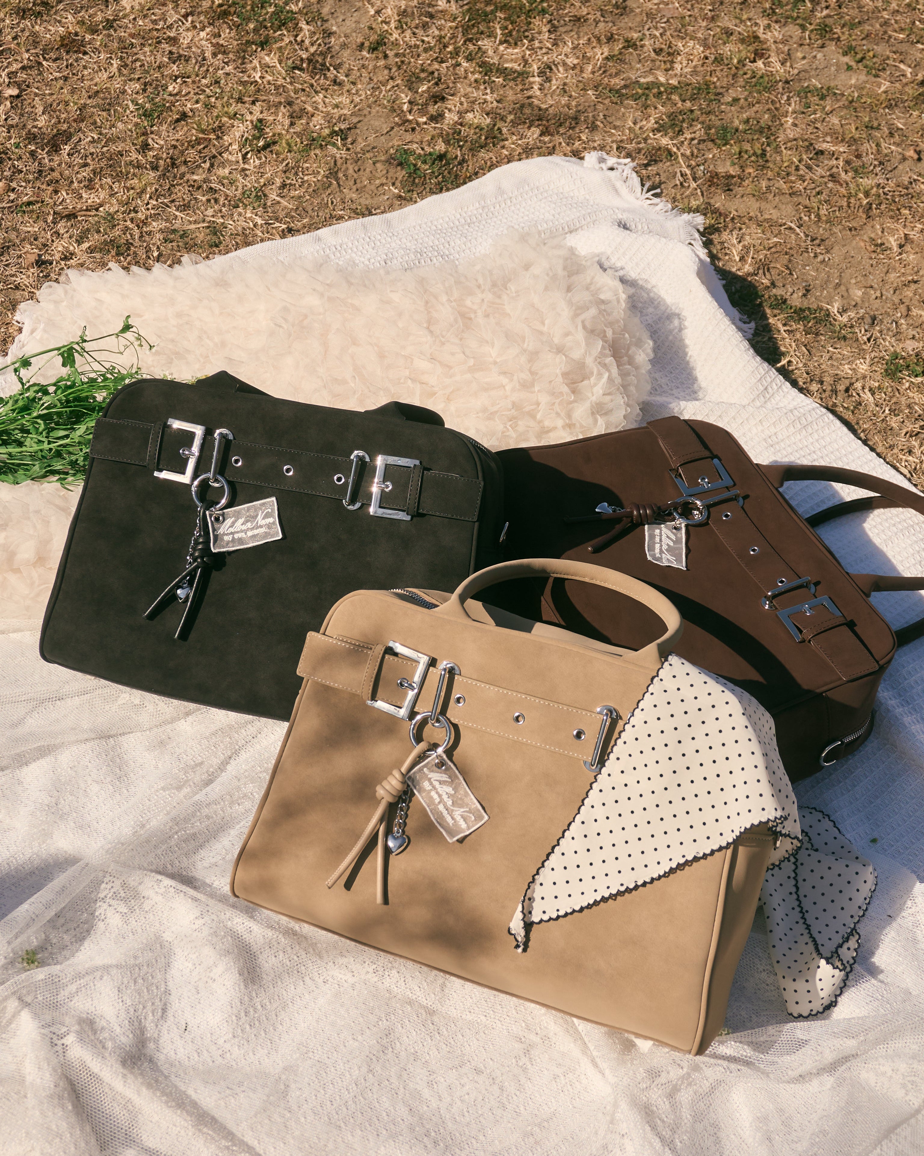 A4スウェードライクベルトボストンバッグ