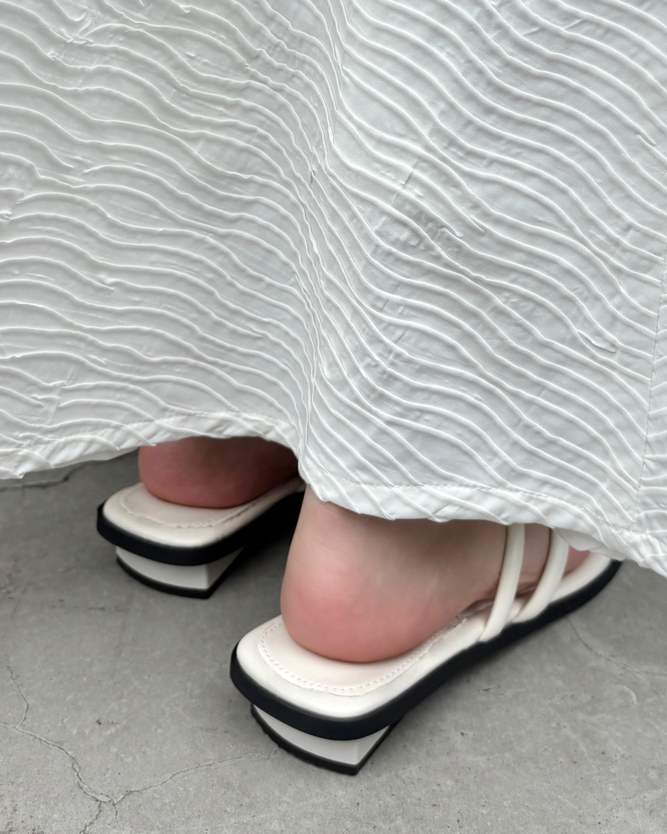 Metal ring sandals