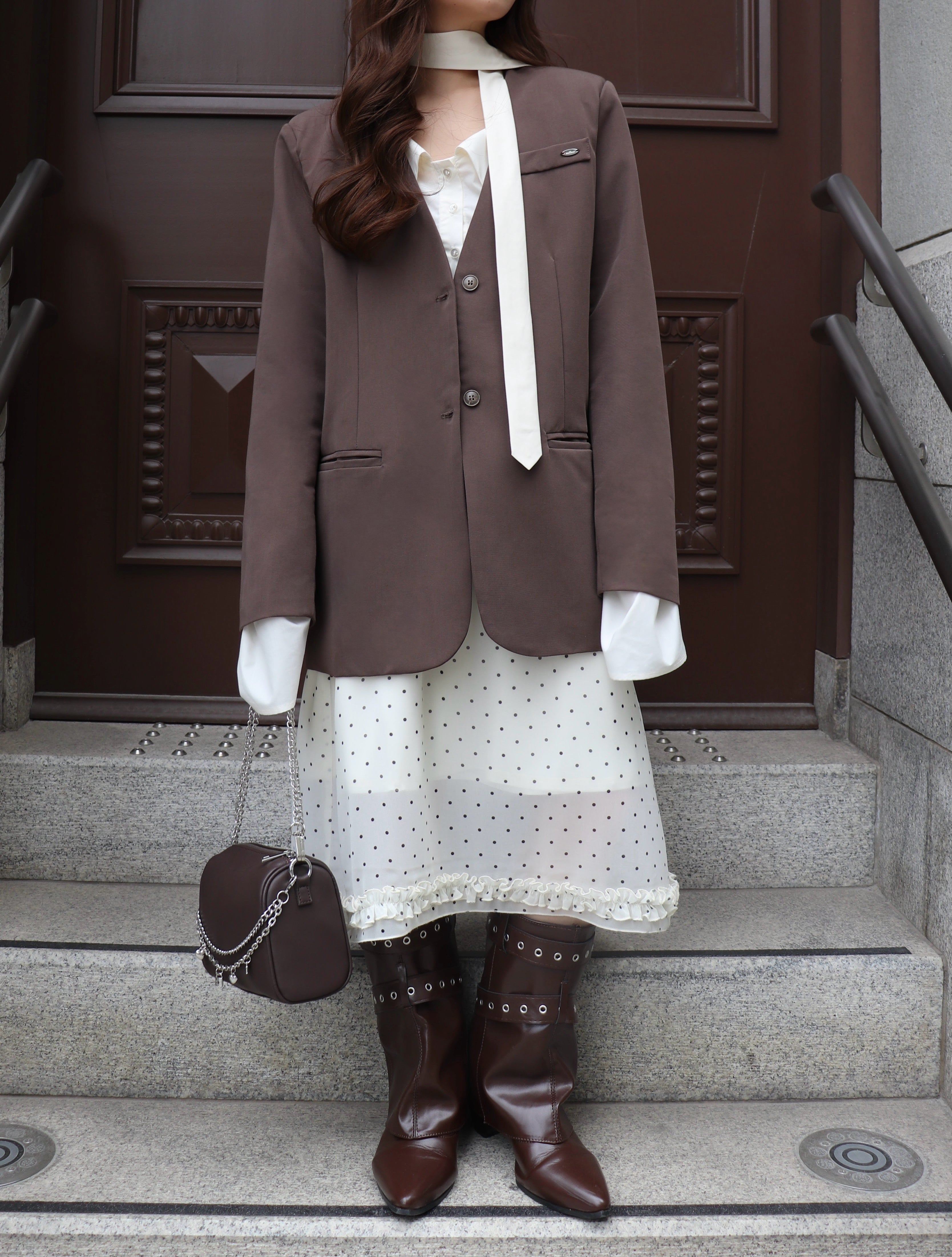 リボンタイノーカラージャケット