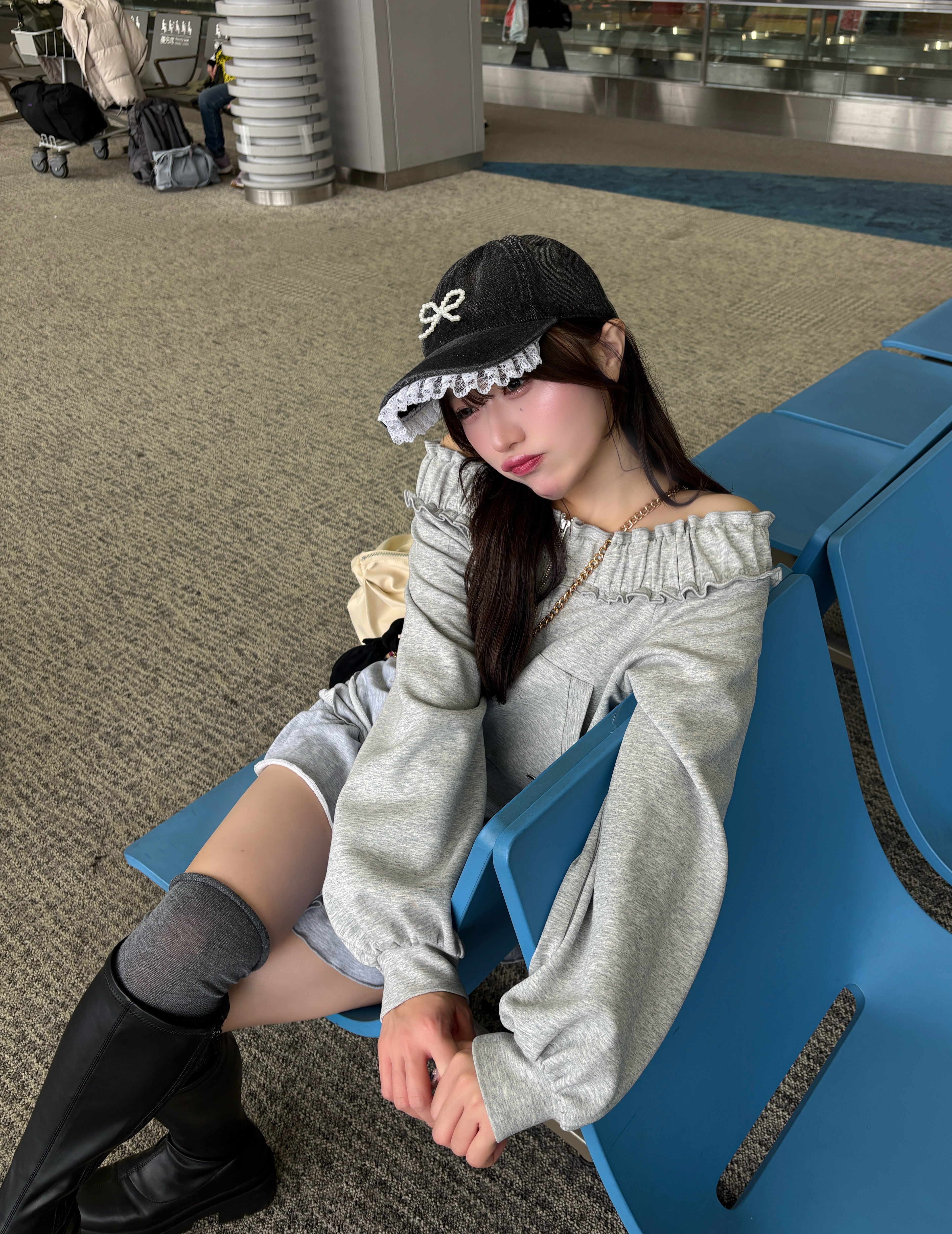 ダブルジップオフショルフリルスウェット