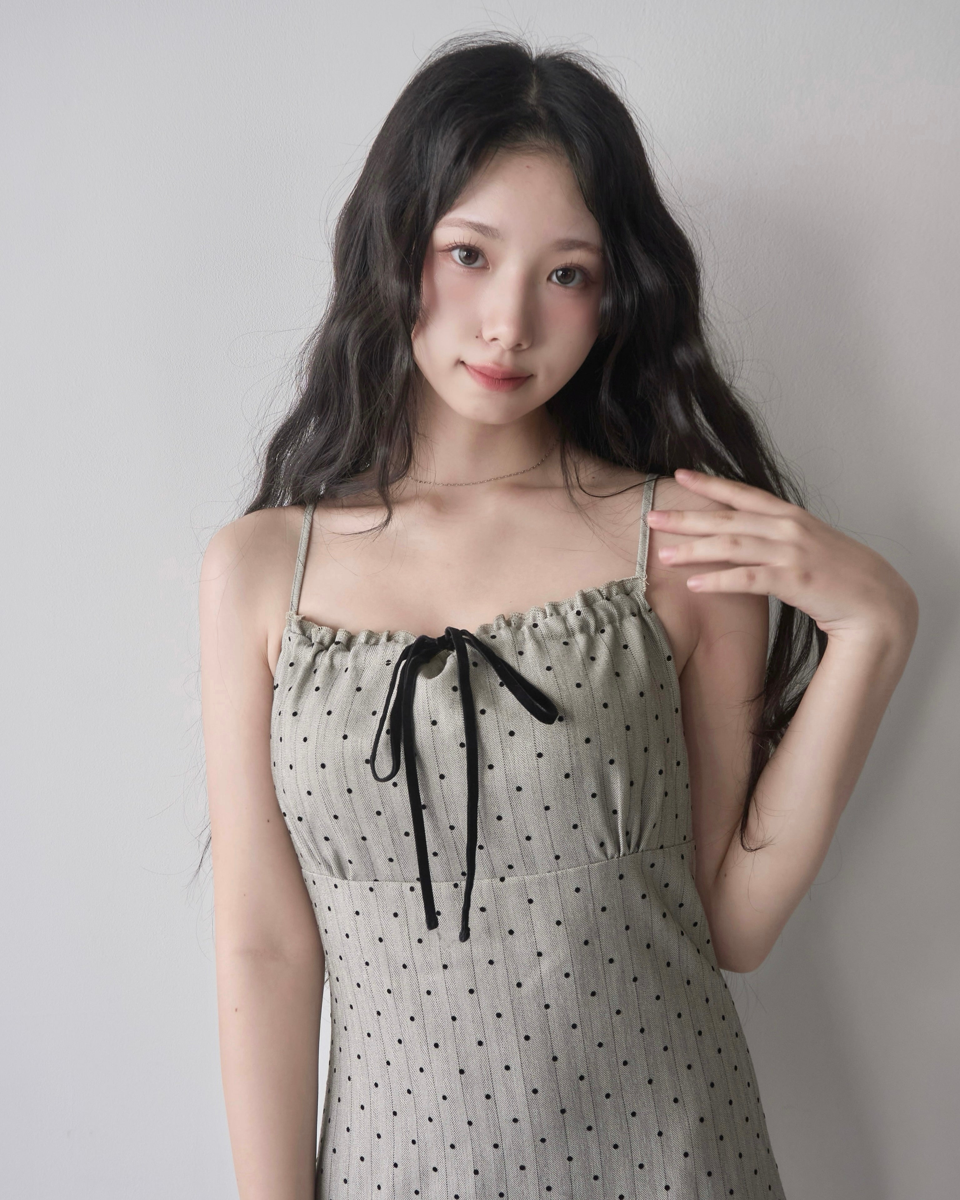 圆点蕾丝拼接吊带连衣裙