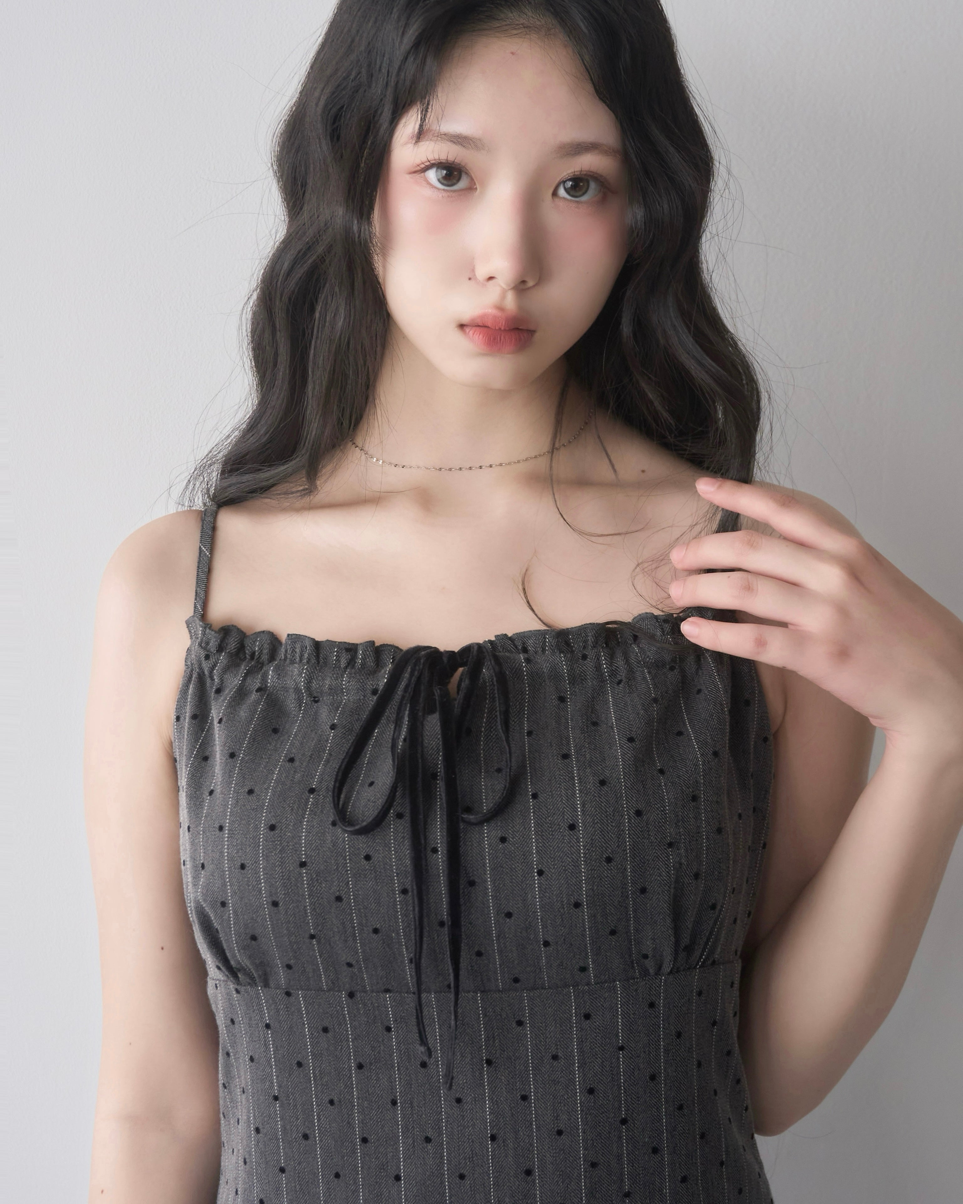 圆点蕾丝拼接吊带连衣裙