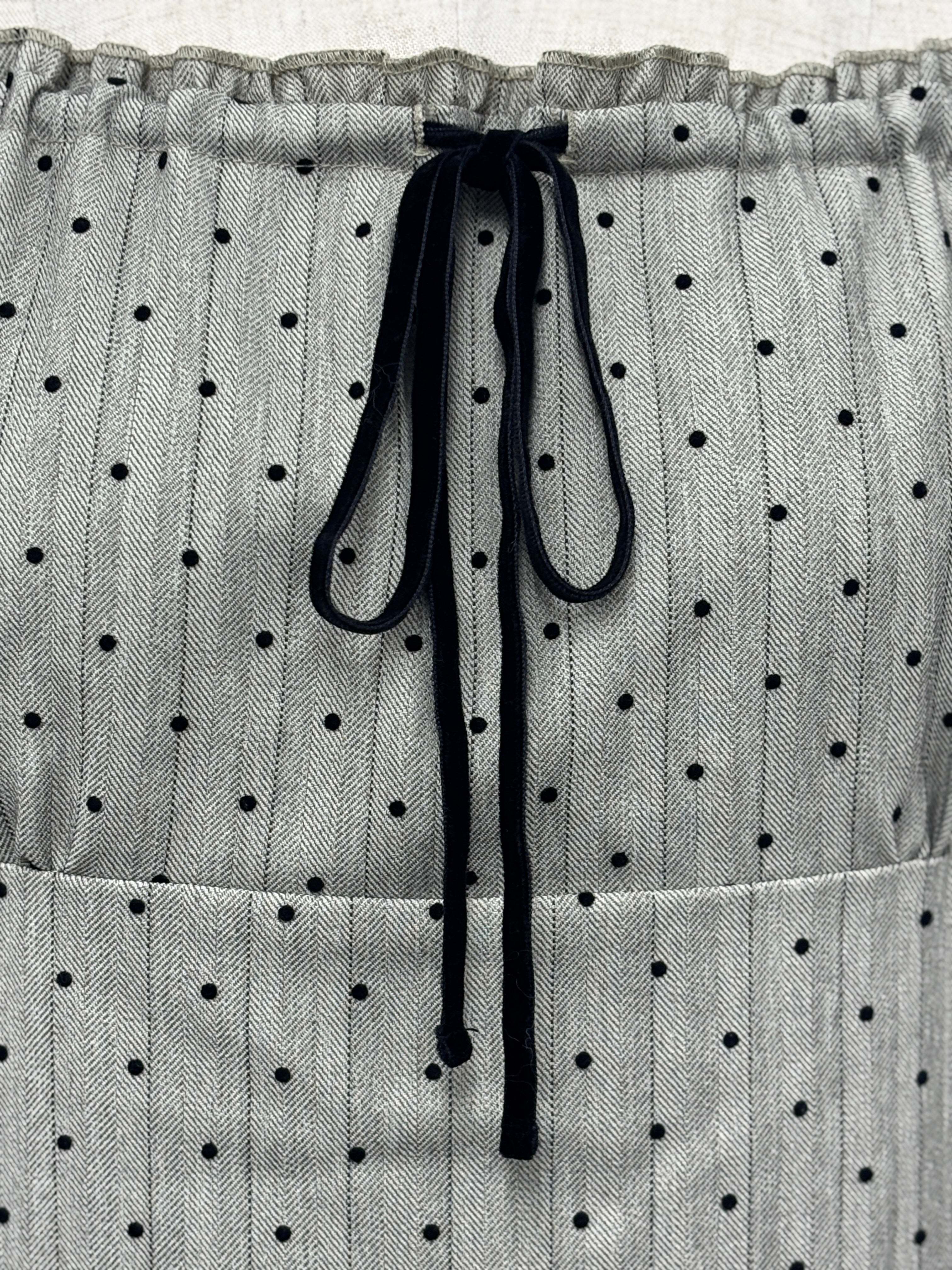 圆点蕾丝拼接吊带连衣裙