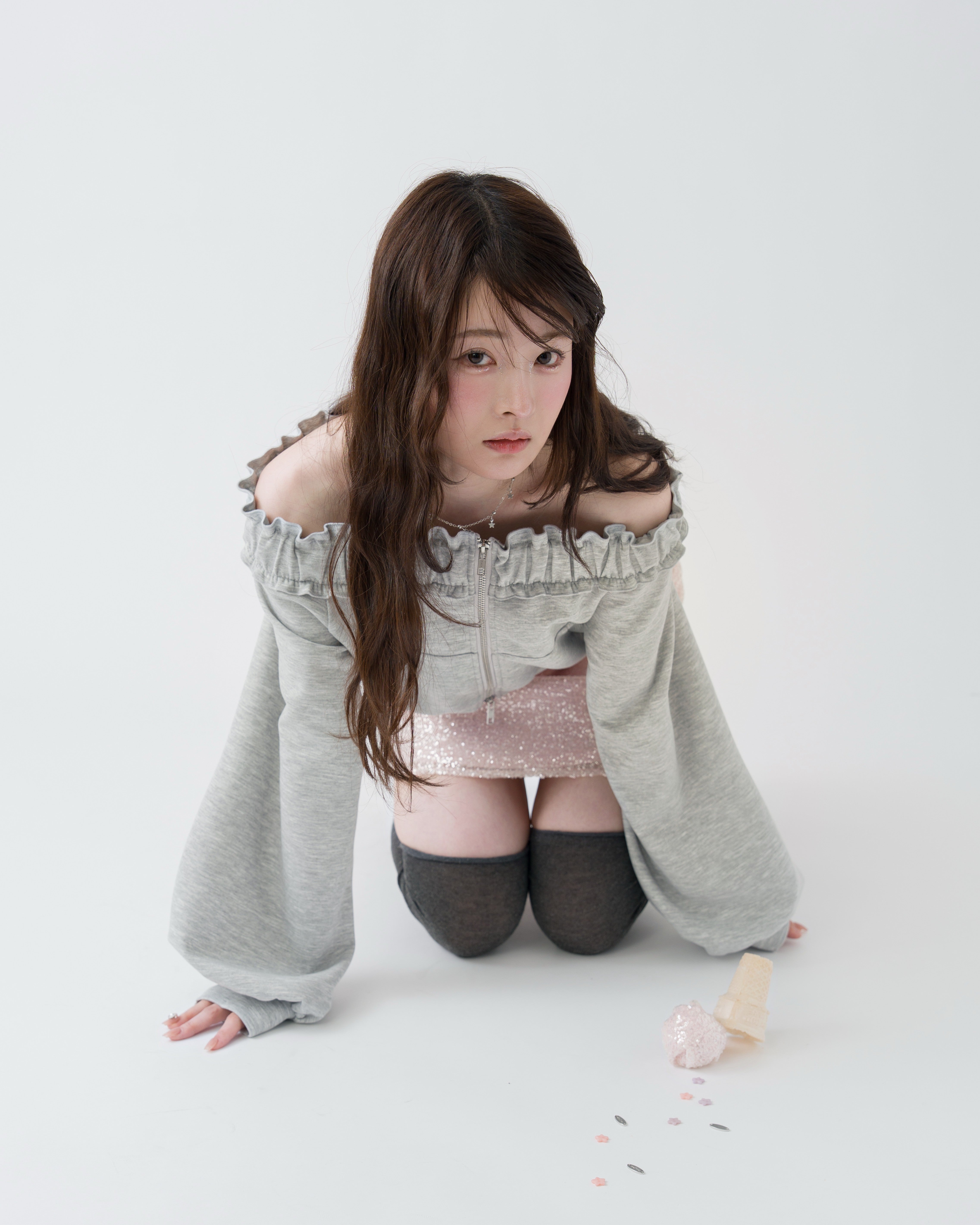 ダブルジップオフショルフリルスウェット