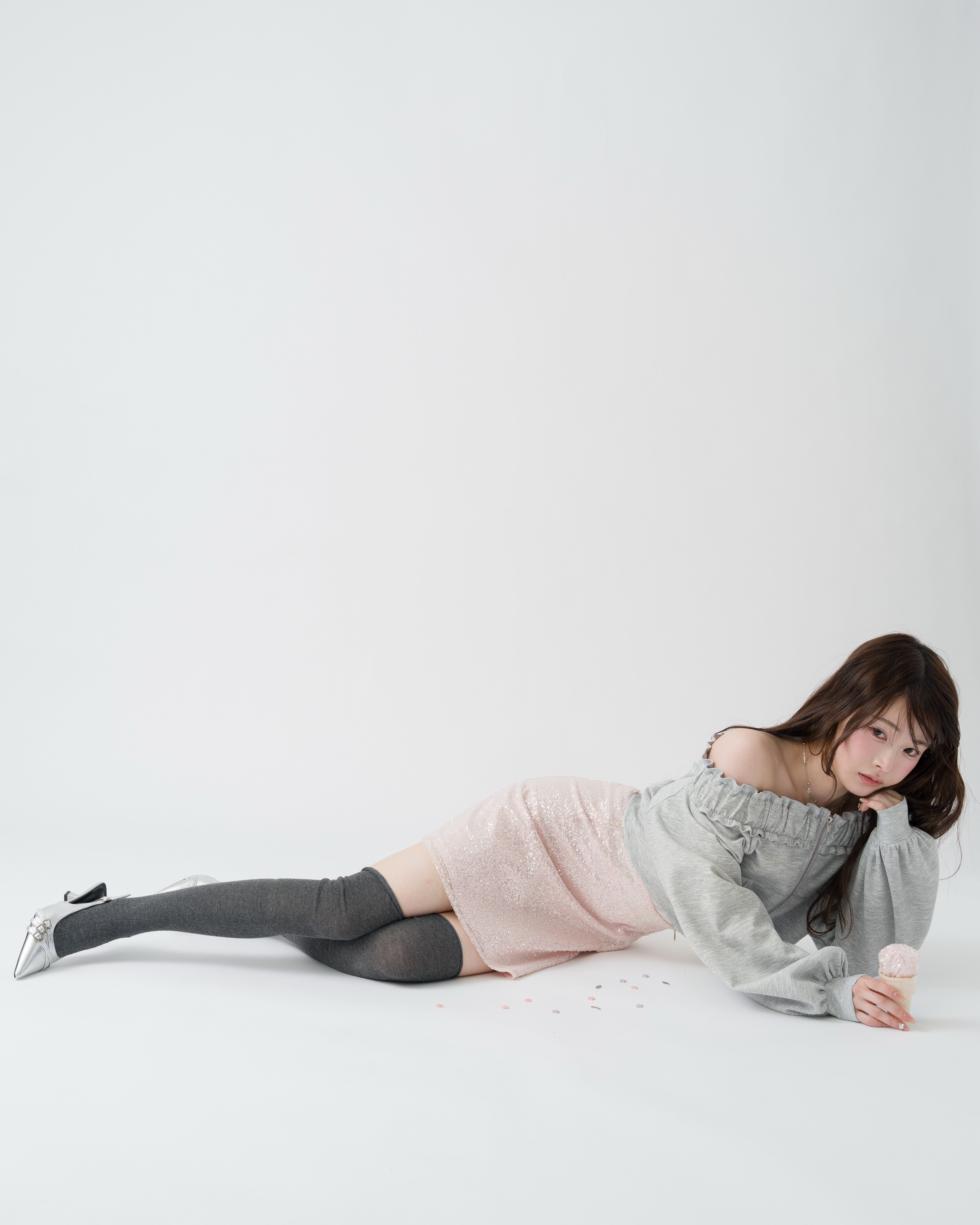 ダブルジップオフショルフリルスウェット