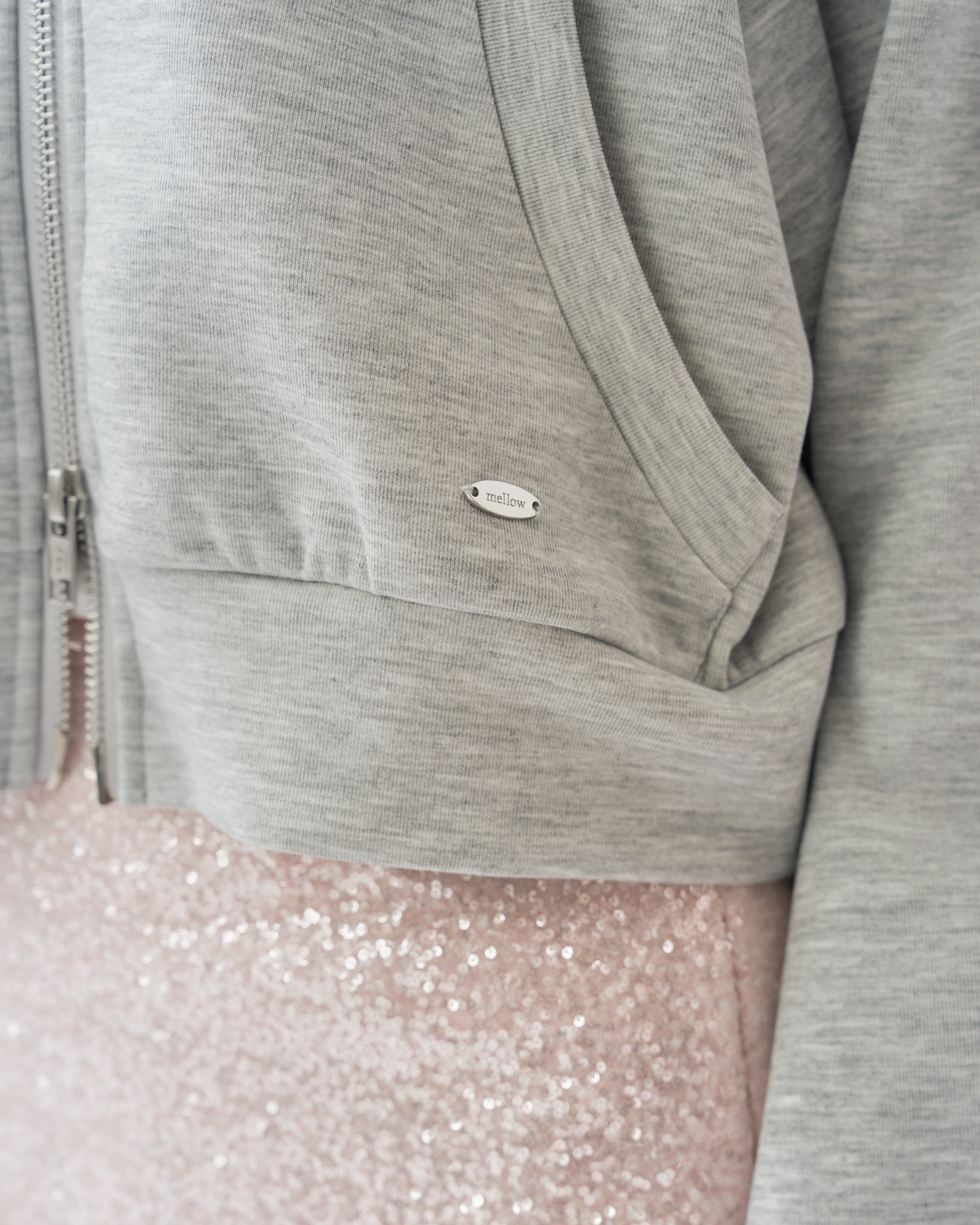 ダブルジップオフショルフリルスウェット