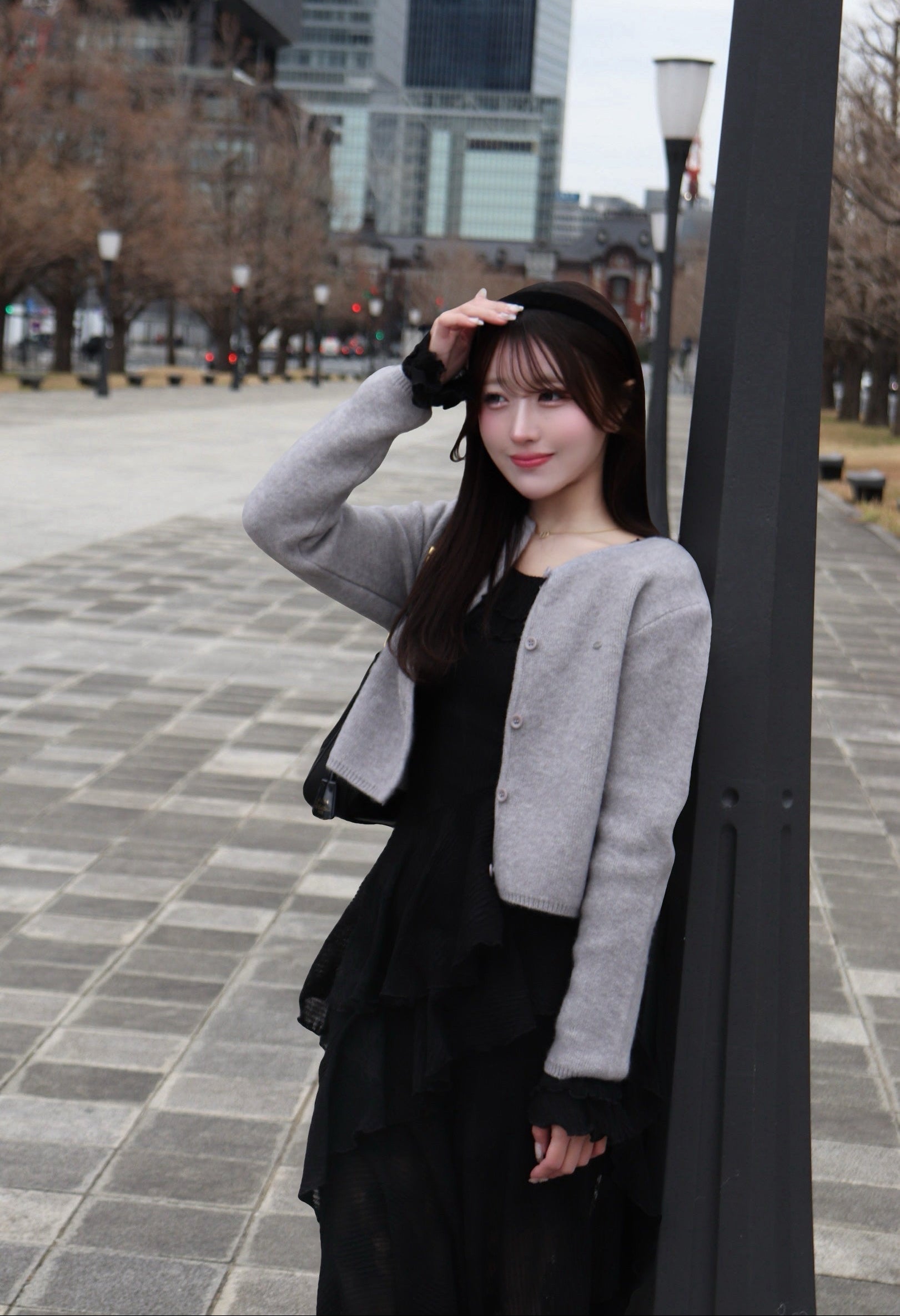 ロゴプレートニットカーディガン