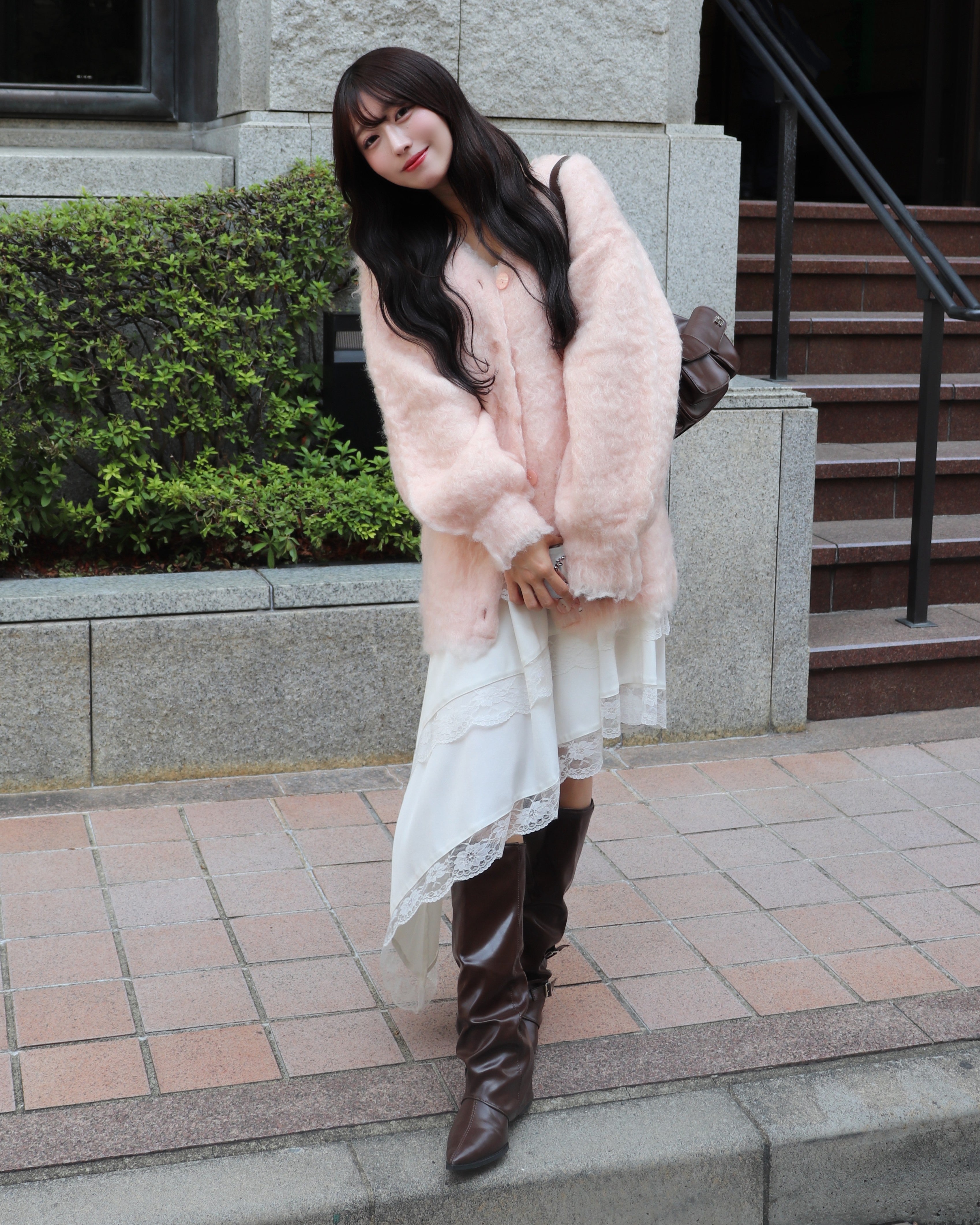 毛茸茸的针织长开衫