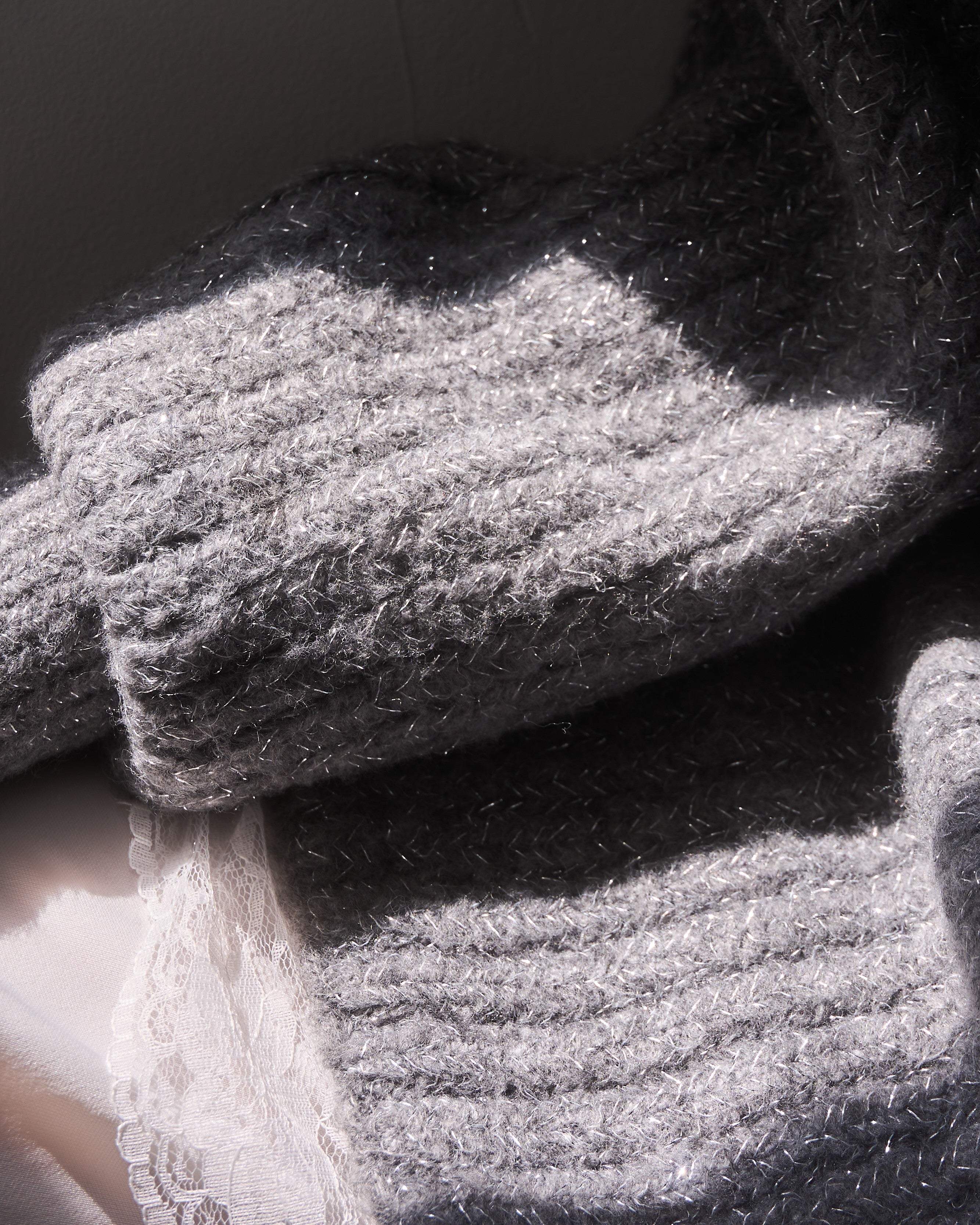 按钮详细信息闪光编织迷你连衣裙