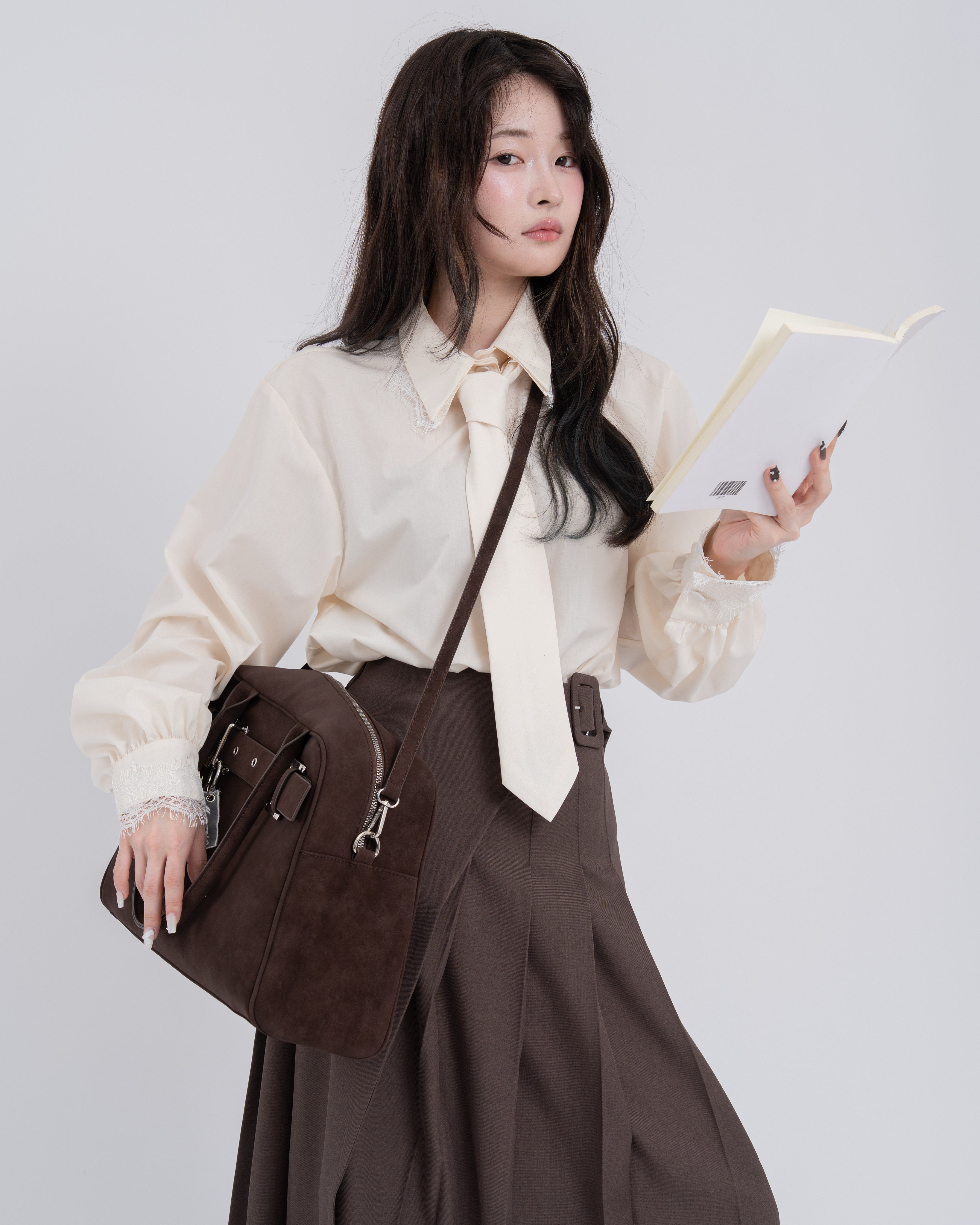 A4スウェードライクベルトボストンバッグ