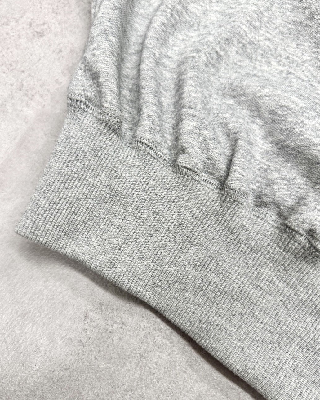 オフショルフリルスウェット