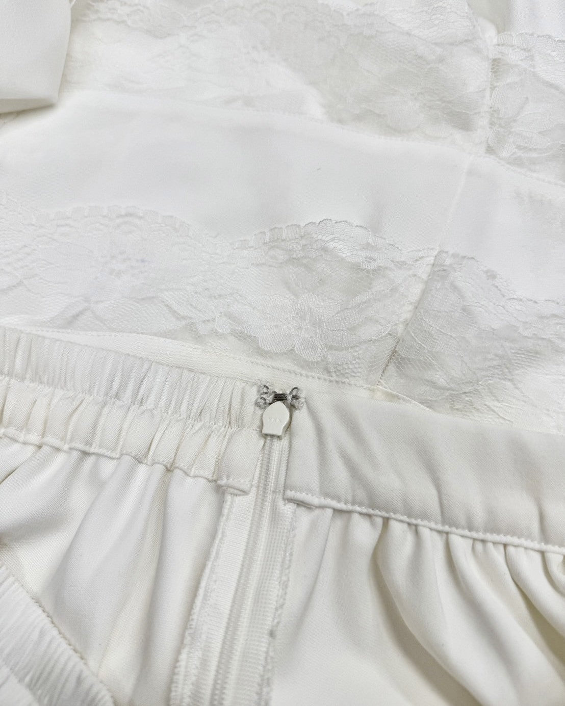 アシメレーススカート