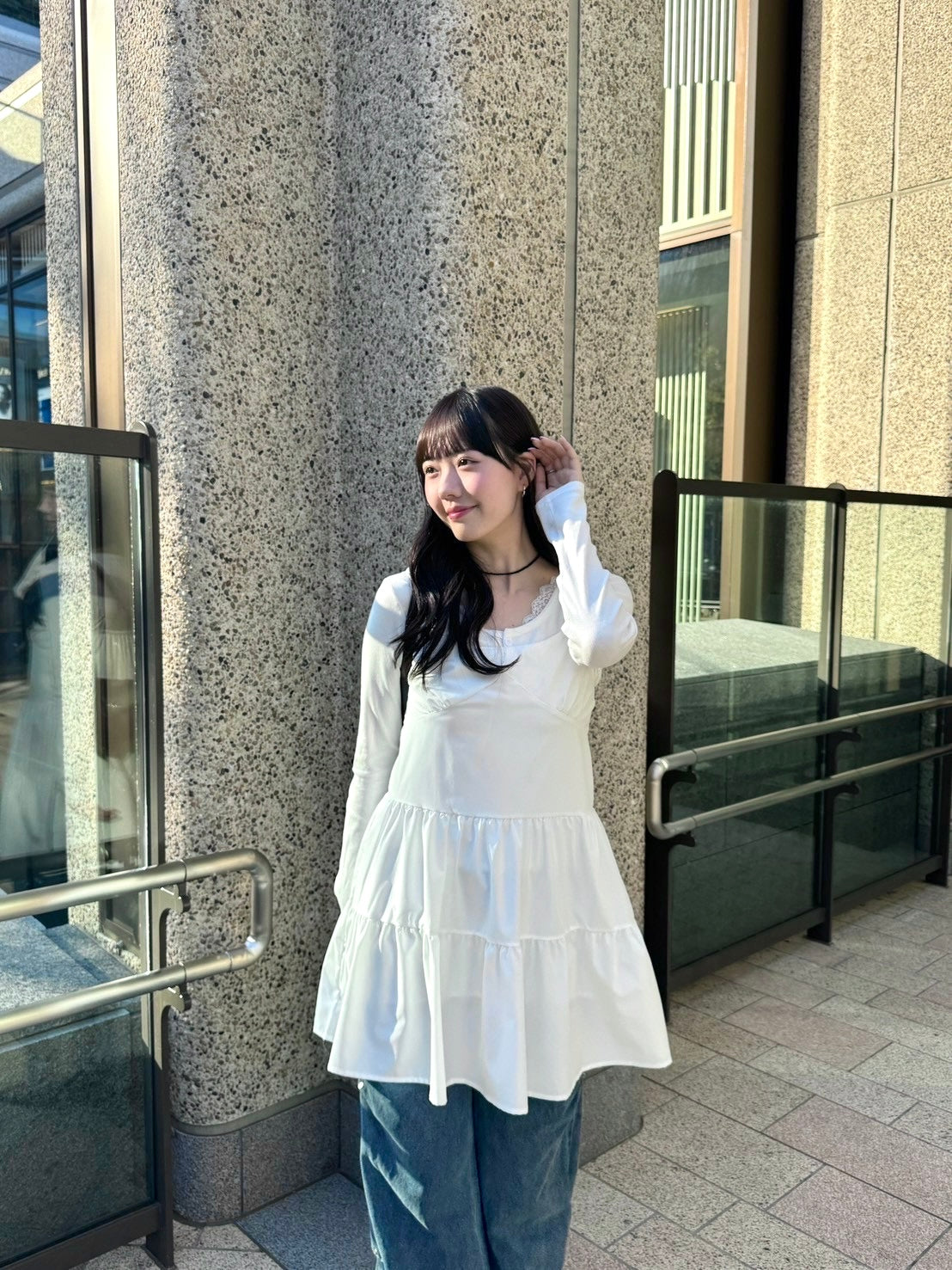 花邊亨利脖子上衣