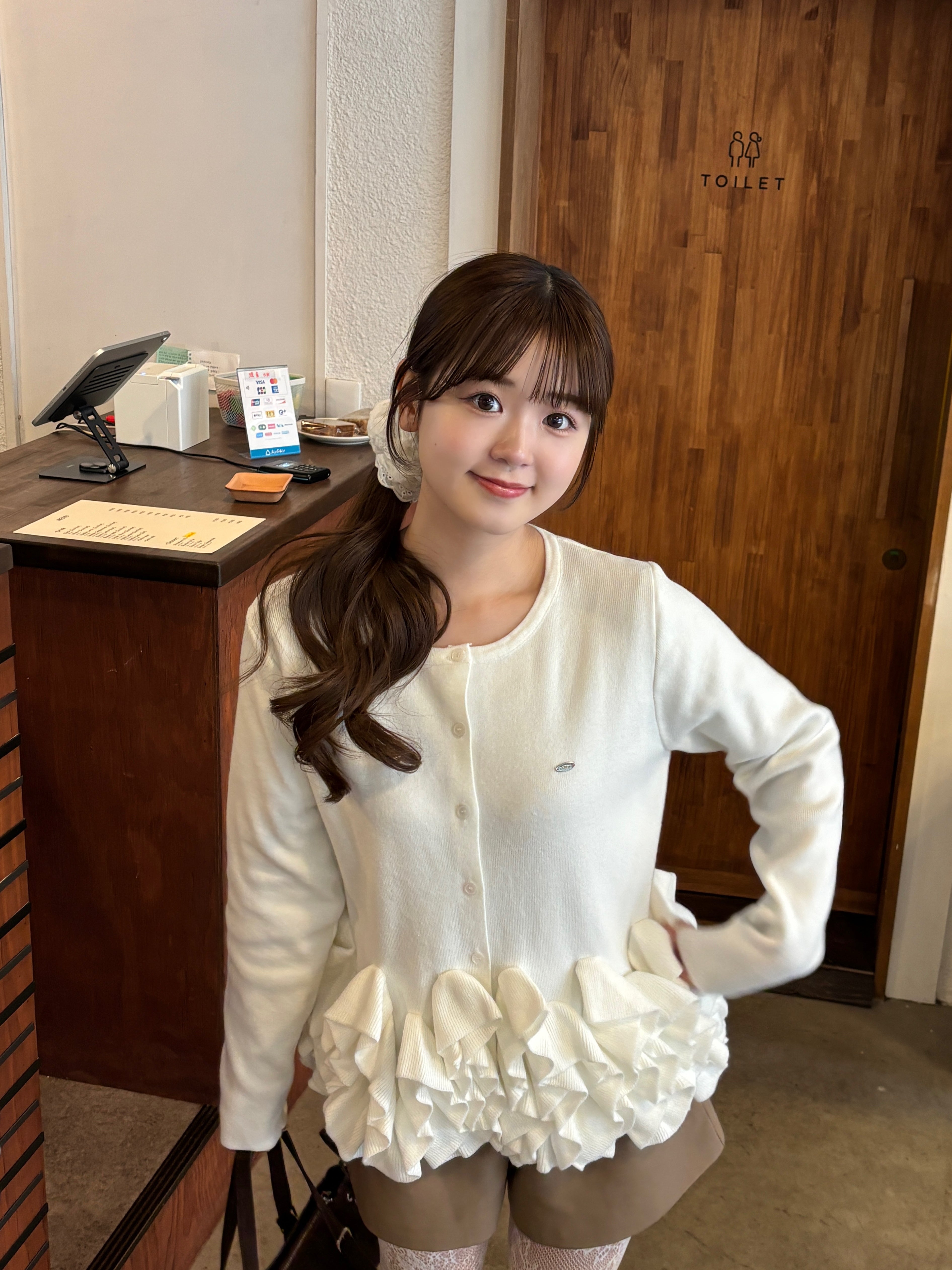 ペプラムフリルニットカーディガン