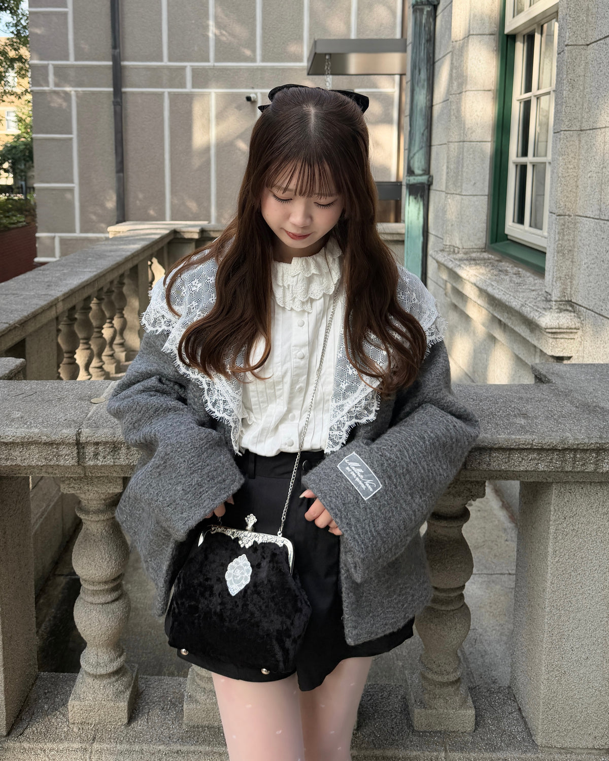 【予約】ベロアビジューフレームがま口バッグ