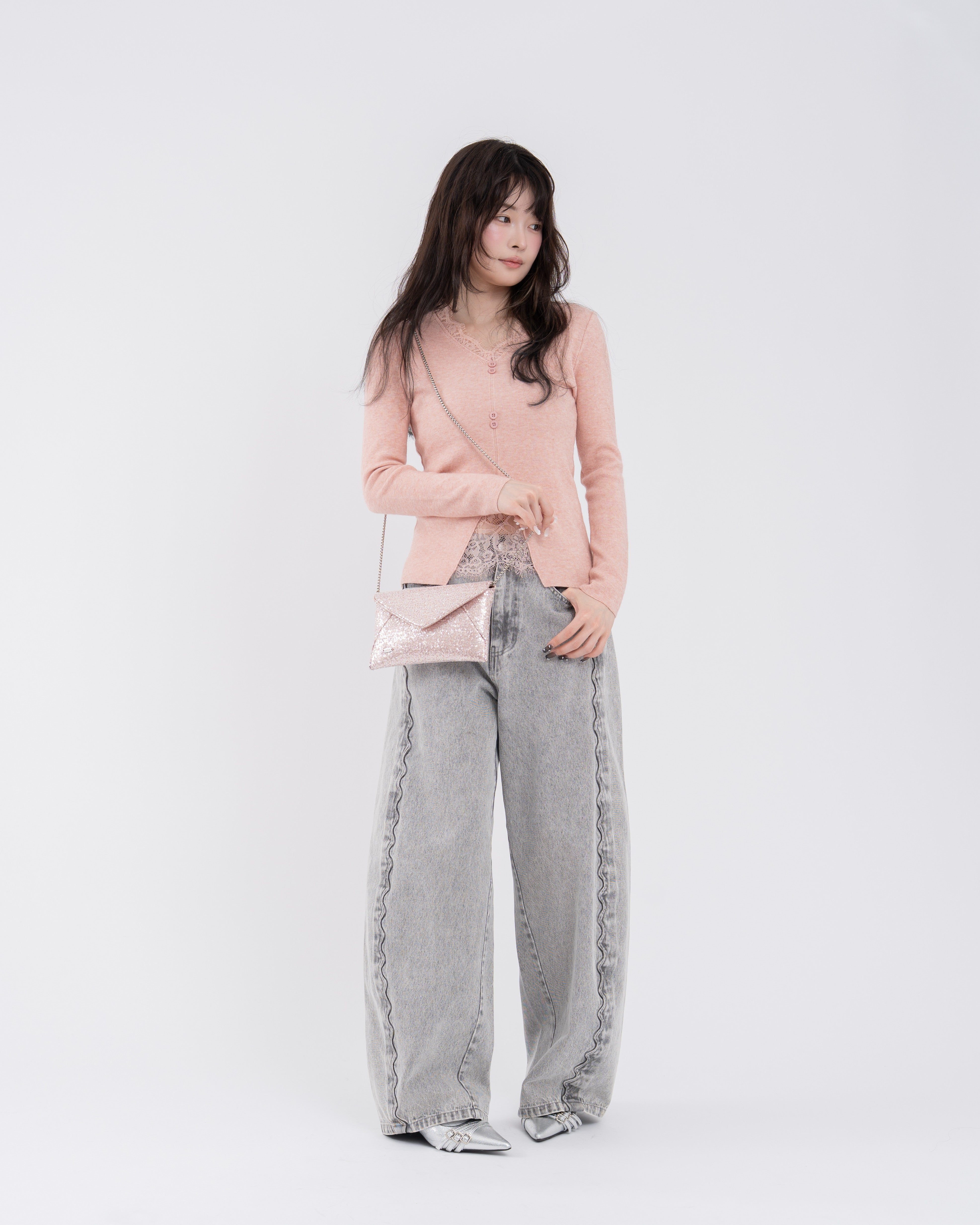 レースボタンニット