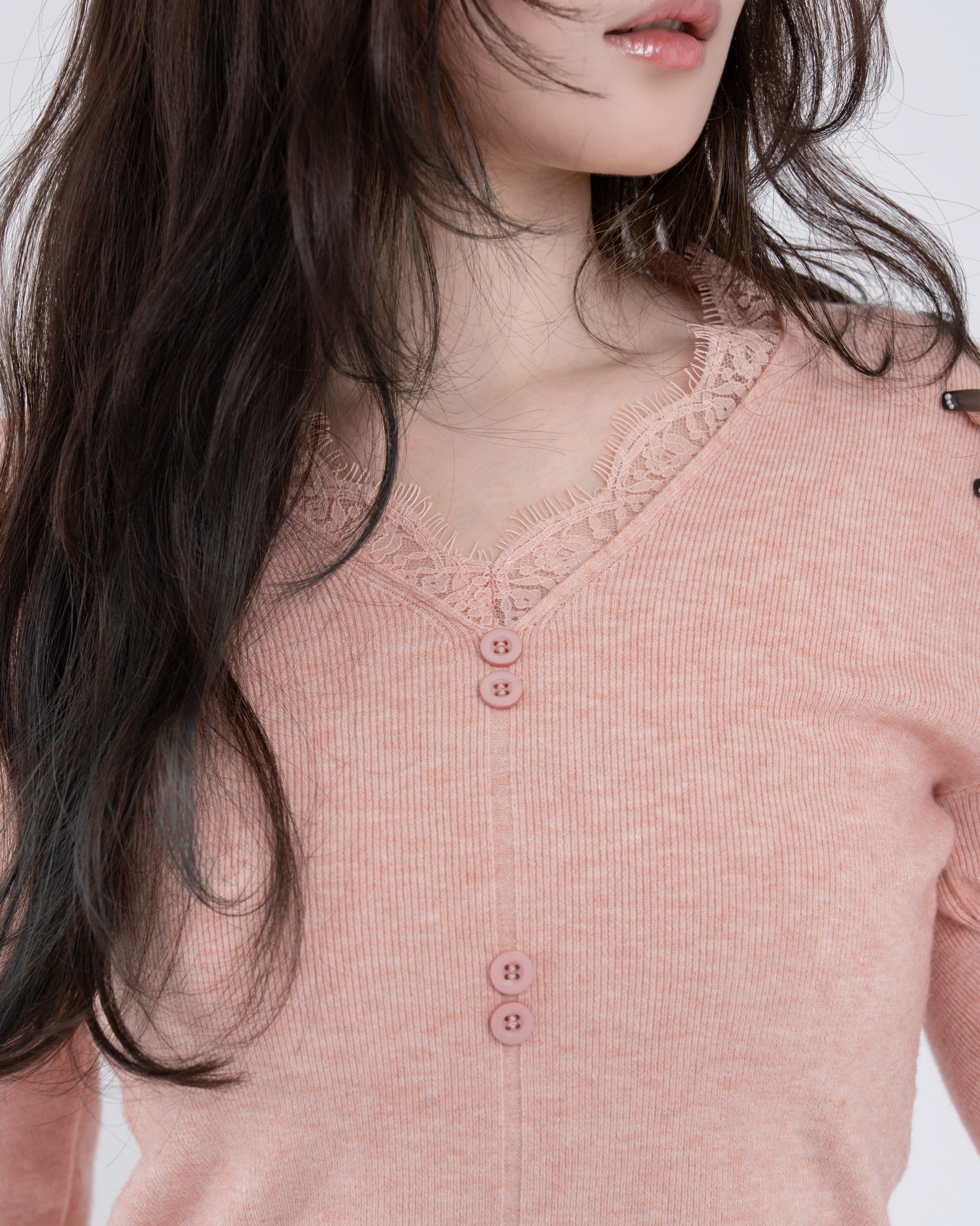 レースボタンニット