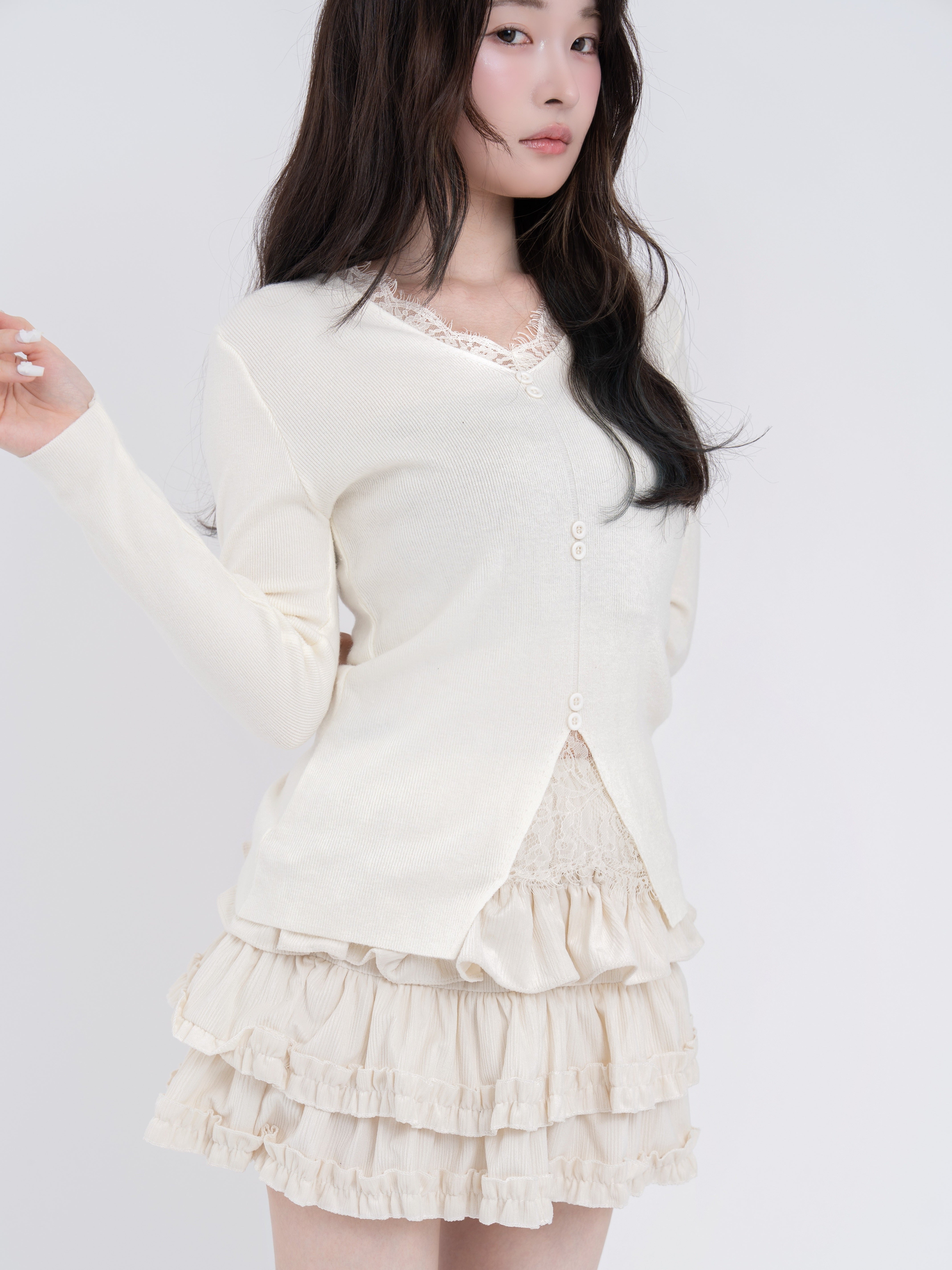 レースボタンニット