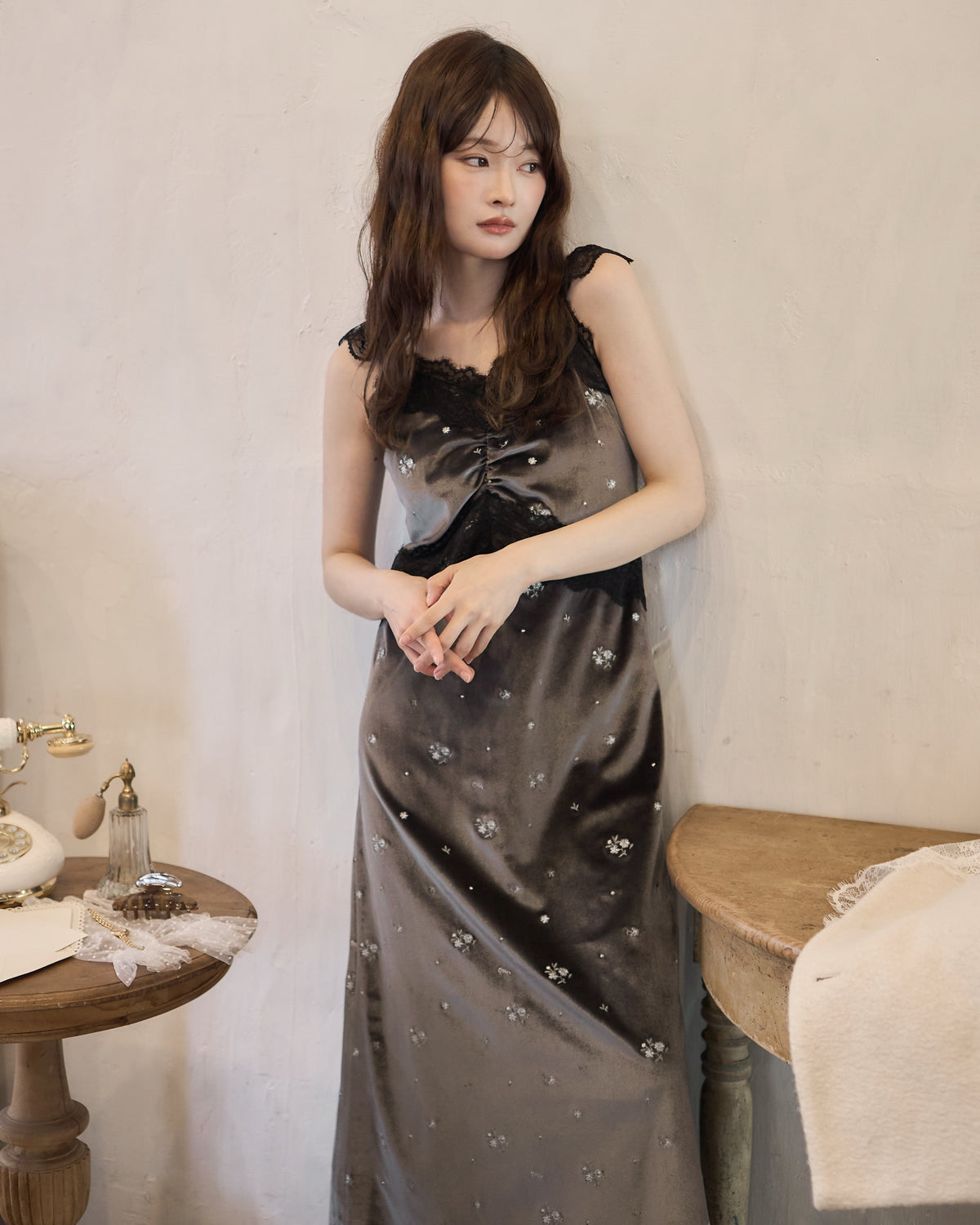 【予約】フラワー刺繍ベロアレースワンピース