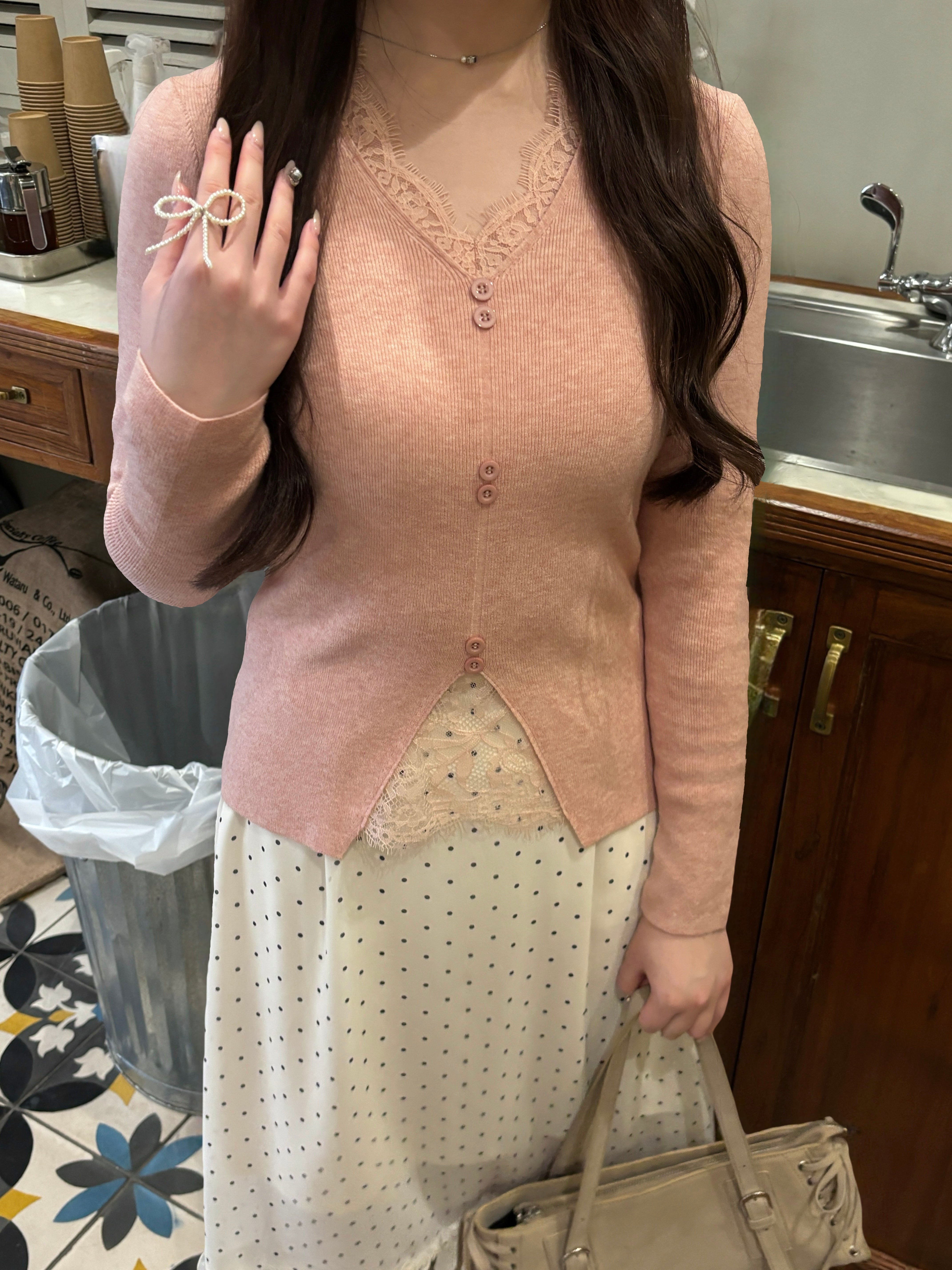 レースボタンニット