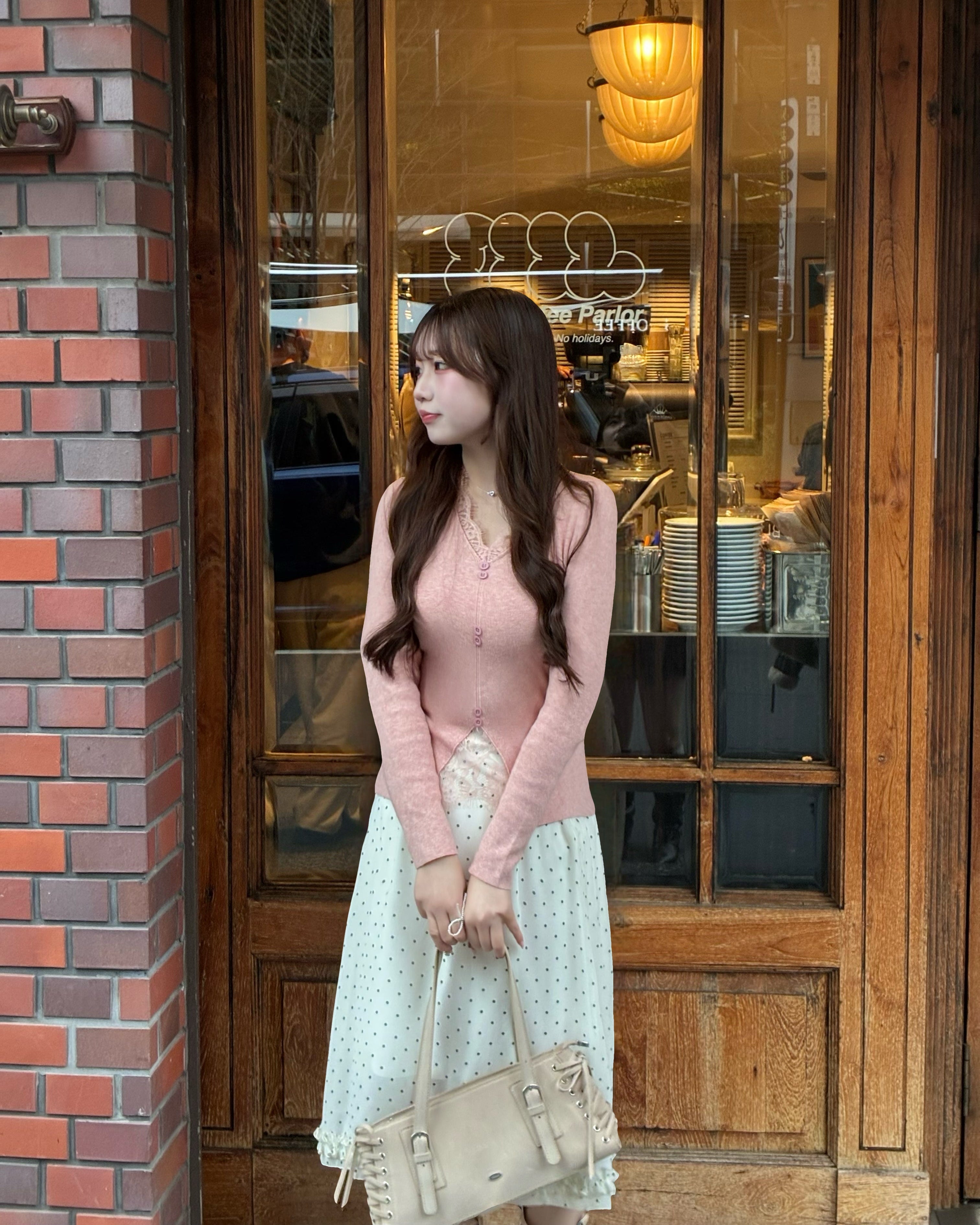 レースボタンニット