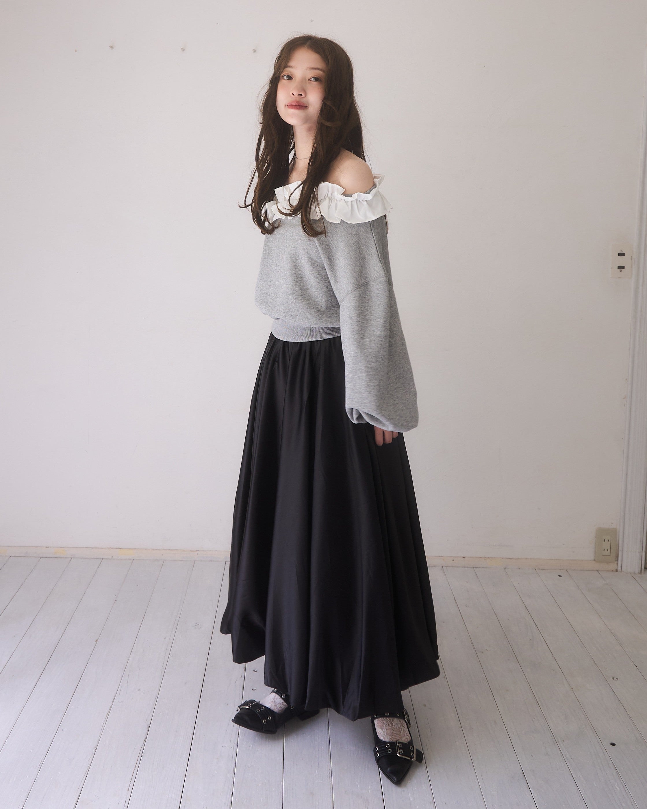 サテンバルーンスカート