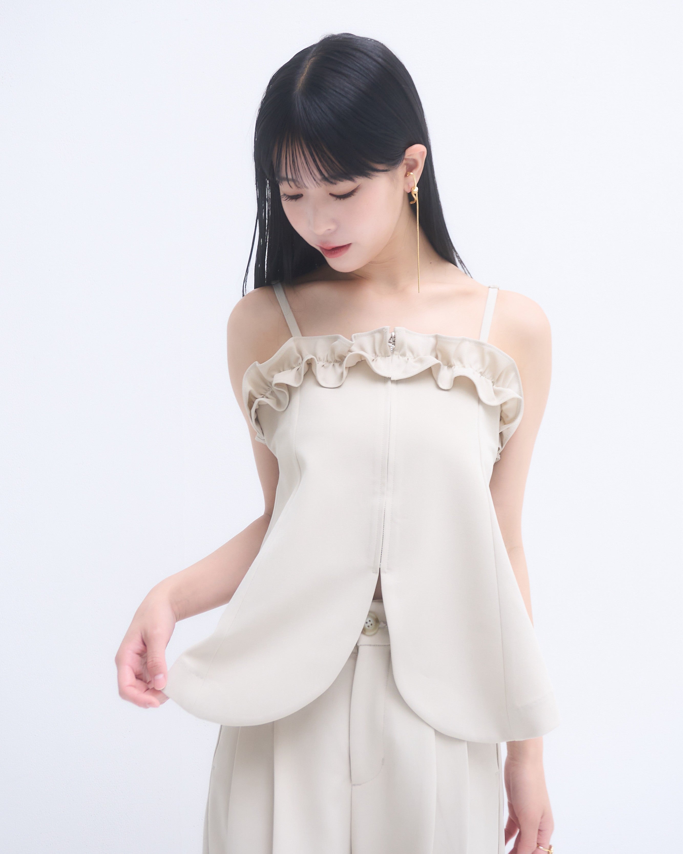 Frilled bustier setup