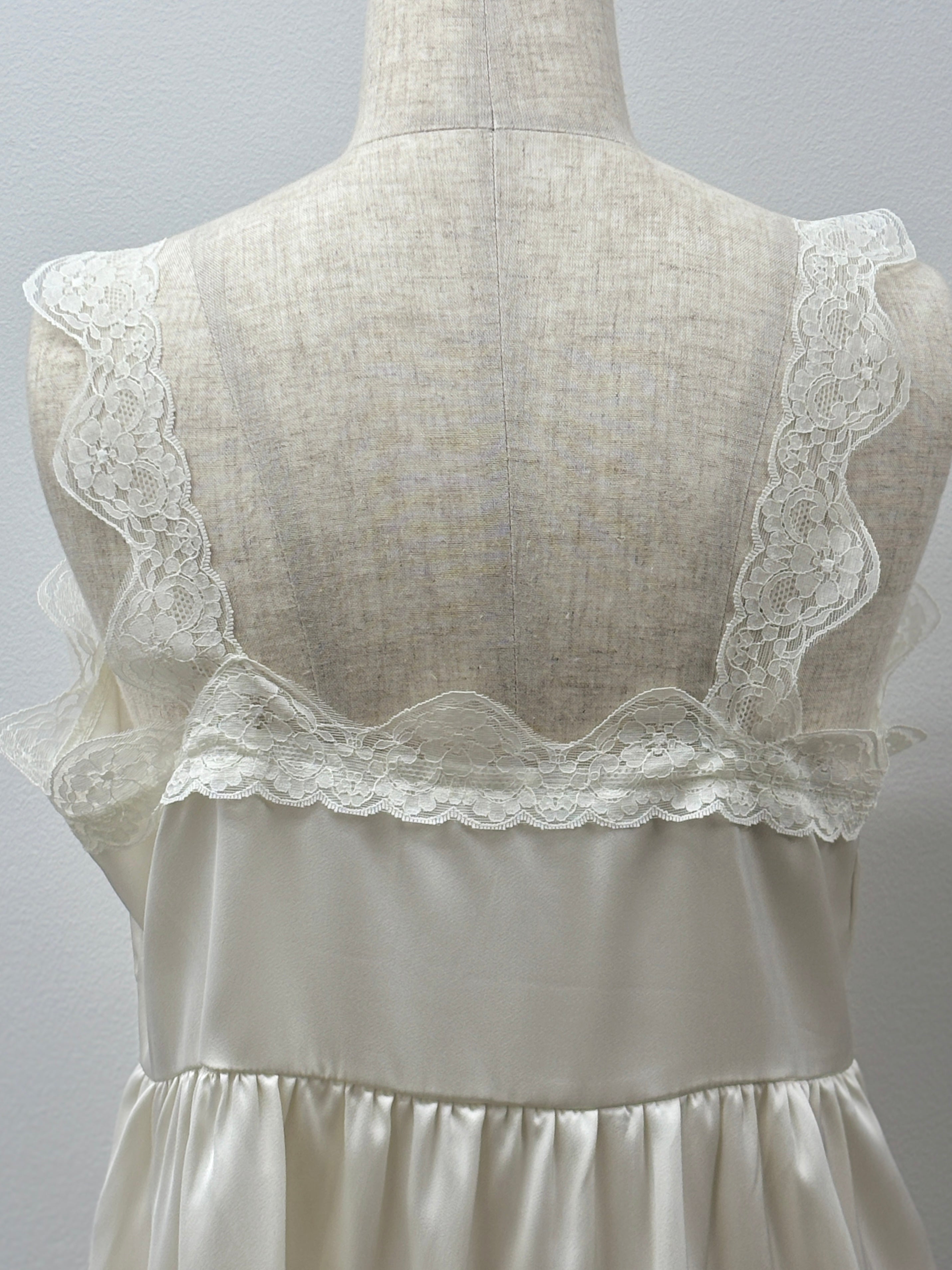 サテンレースキャミトップス