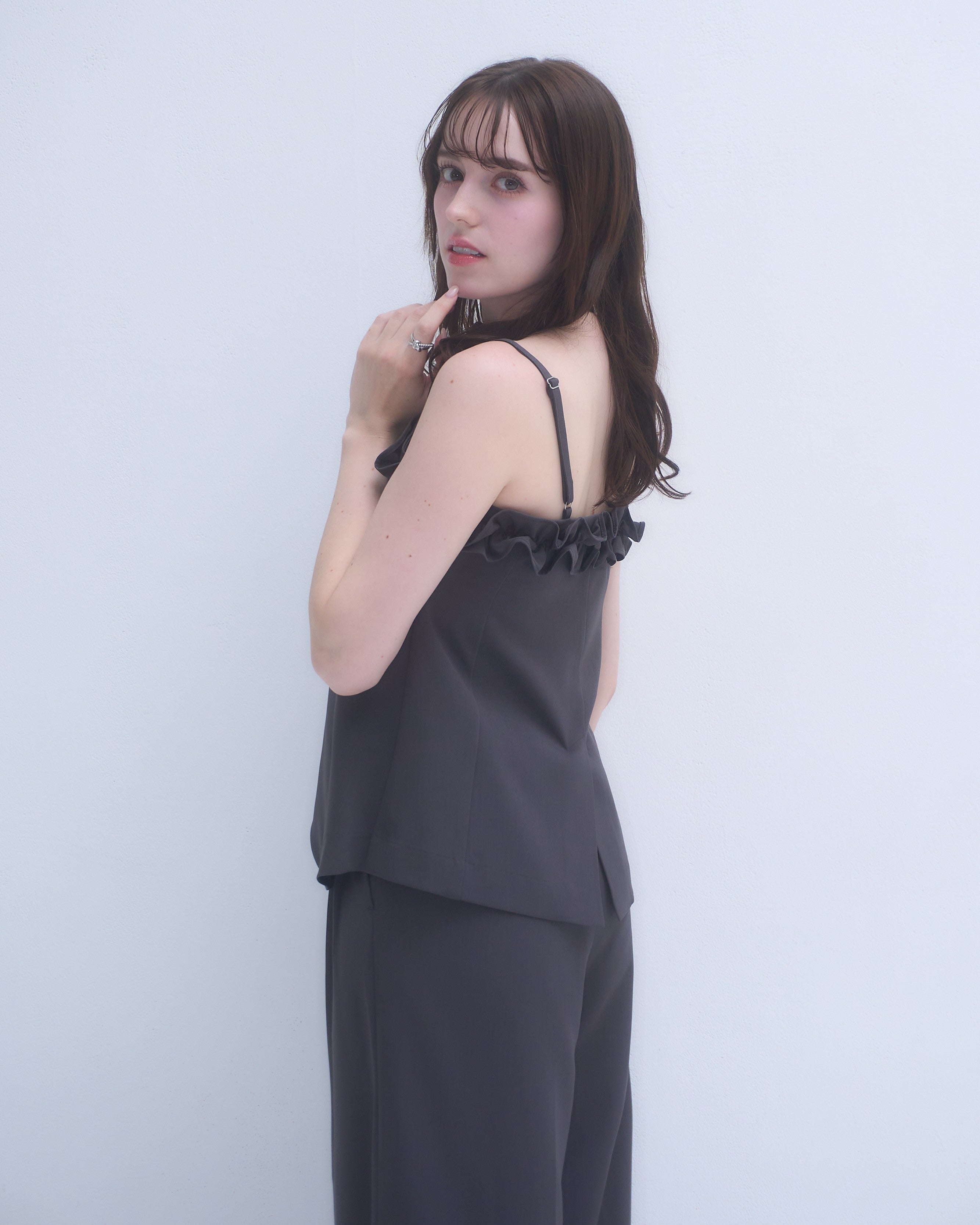 Frilled bustier setup