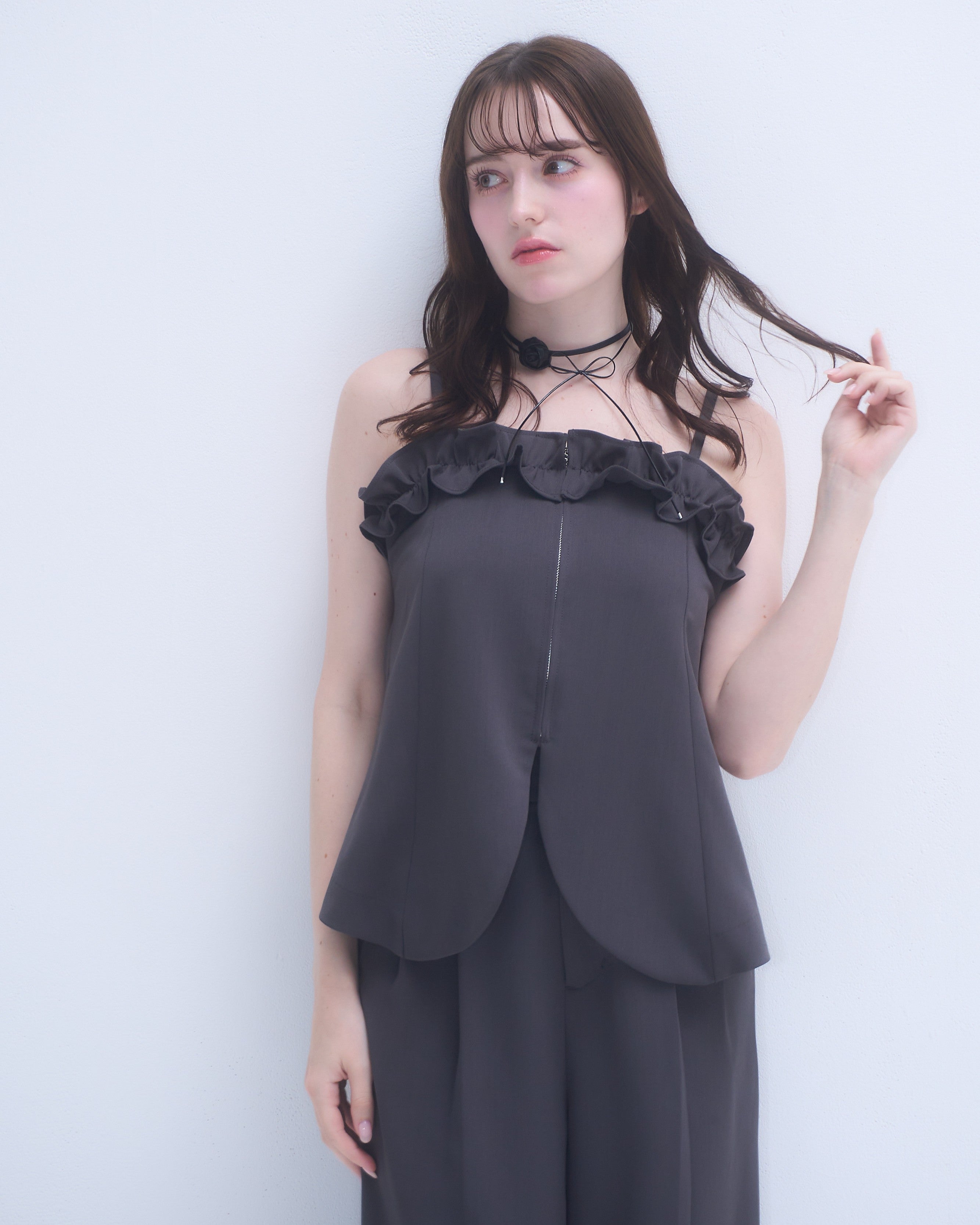 Frilled bustier setup