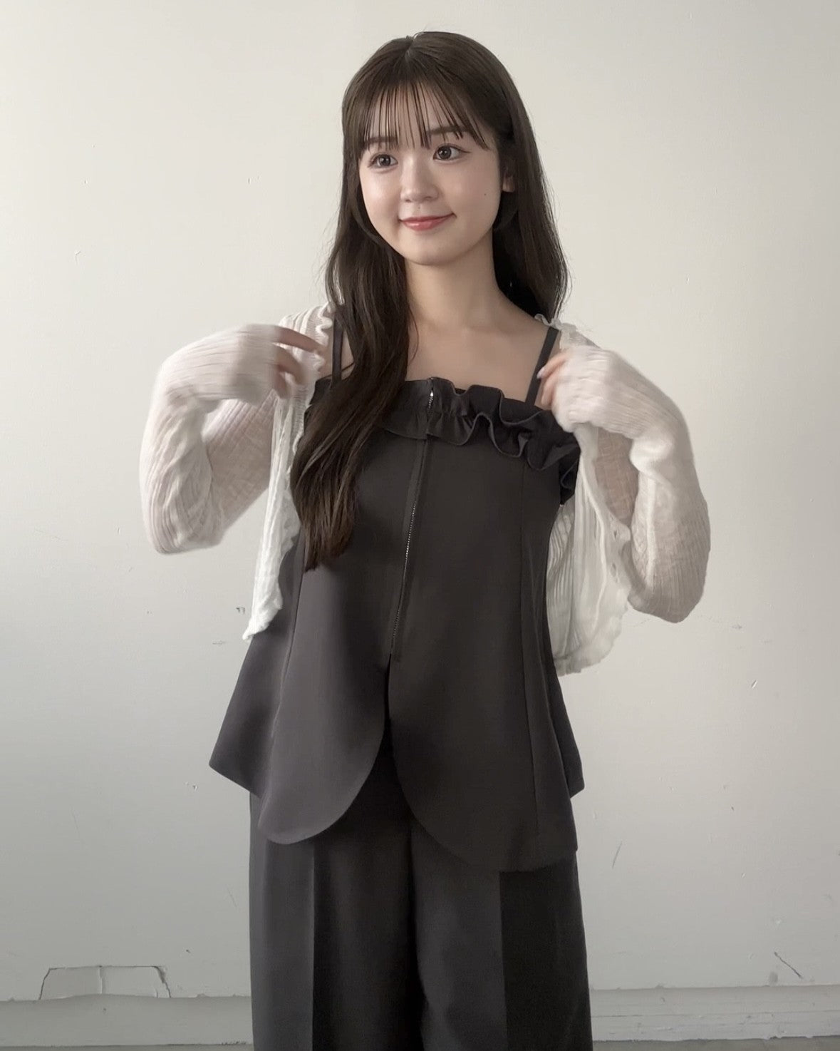 Frilled bustier setup