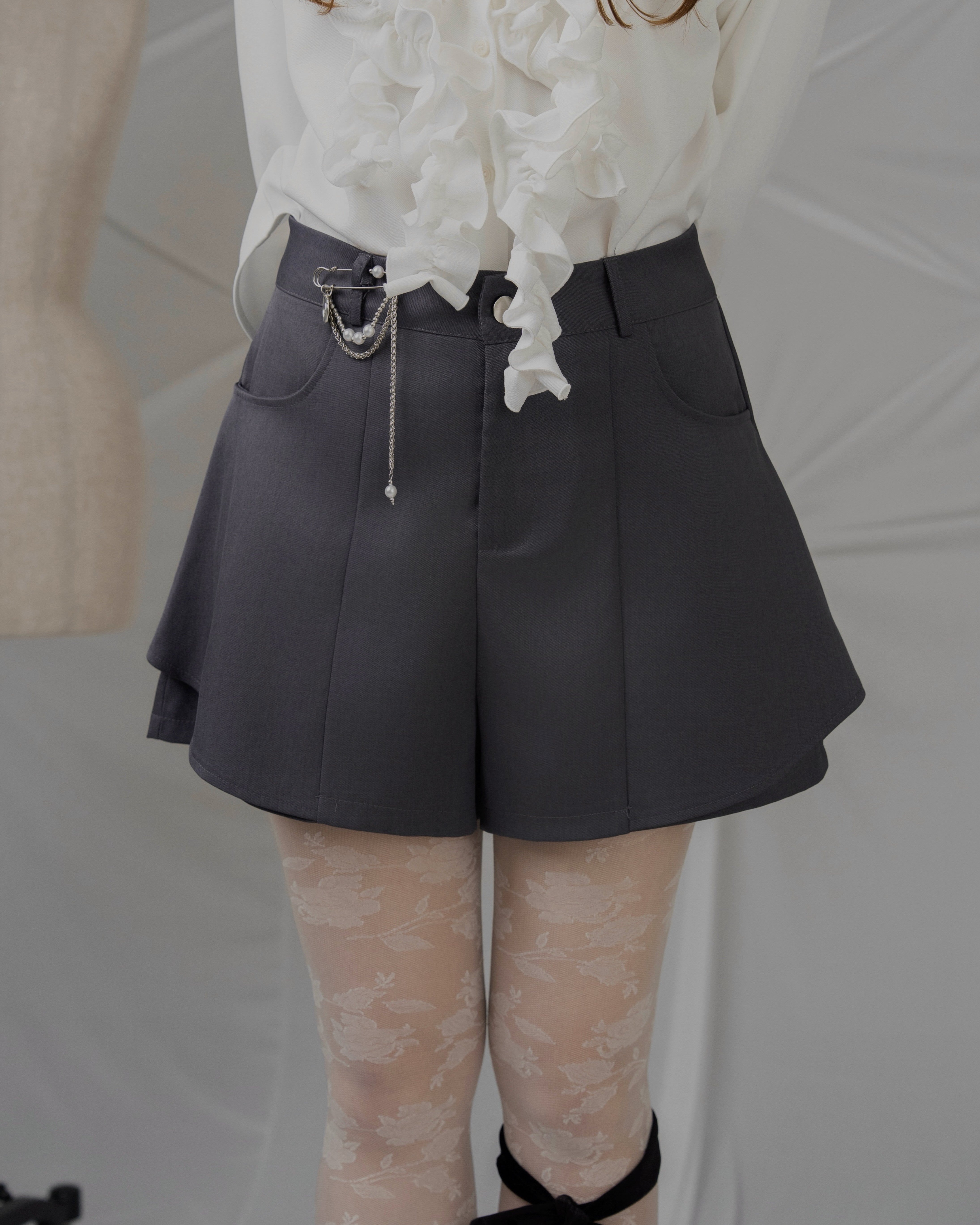‘’M‘’チャームAラインショートパンツ